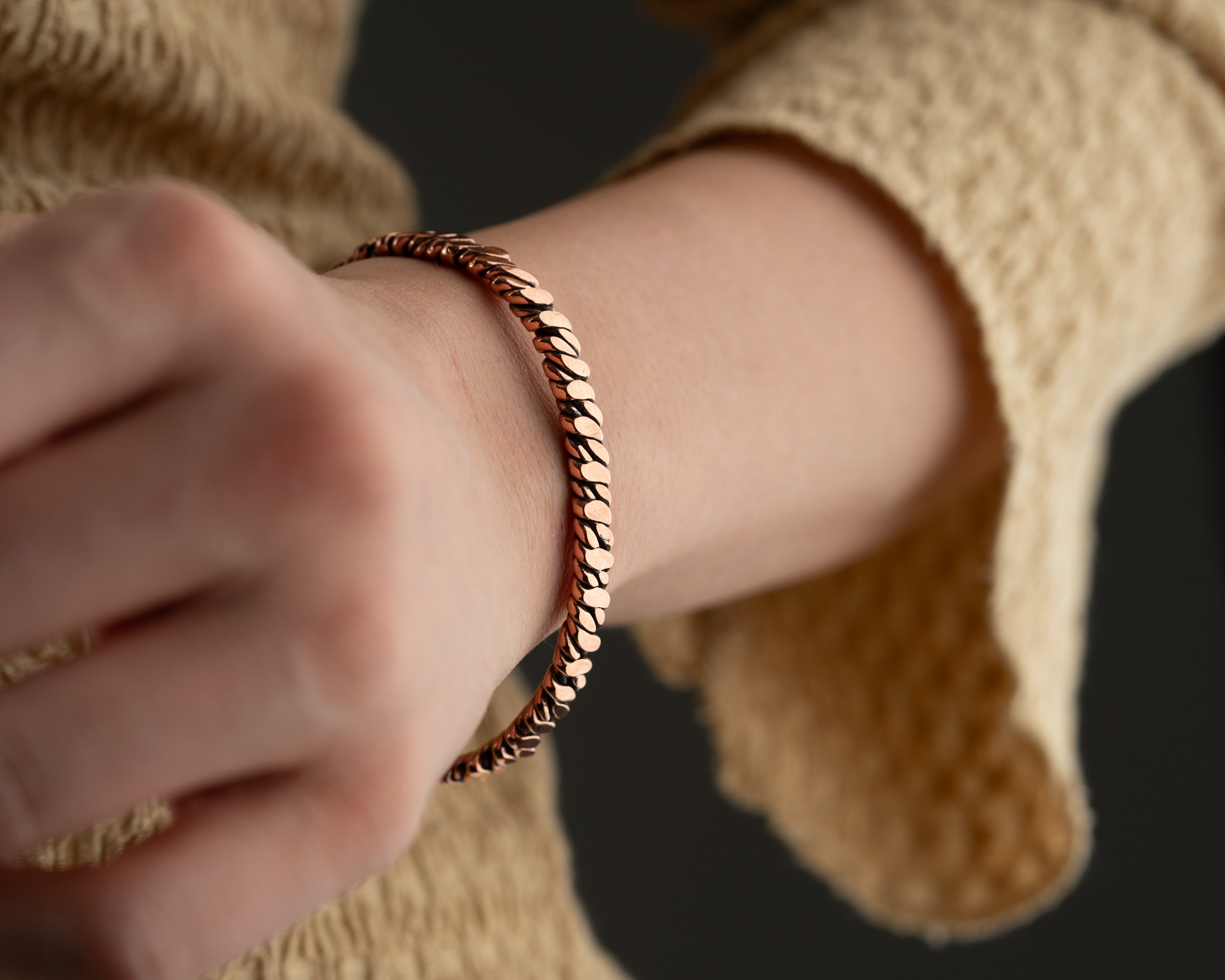 El Yapımı %100 Bakır Bileklik | Doğal Enerji ve Zamansız Şıklık