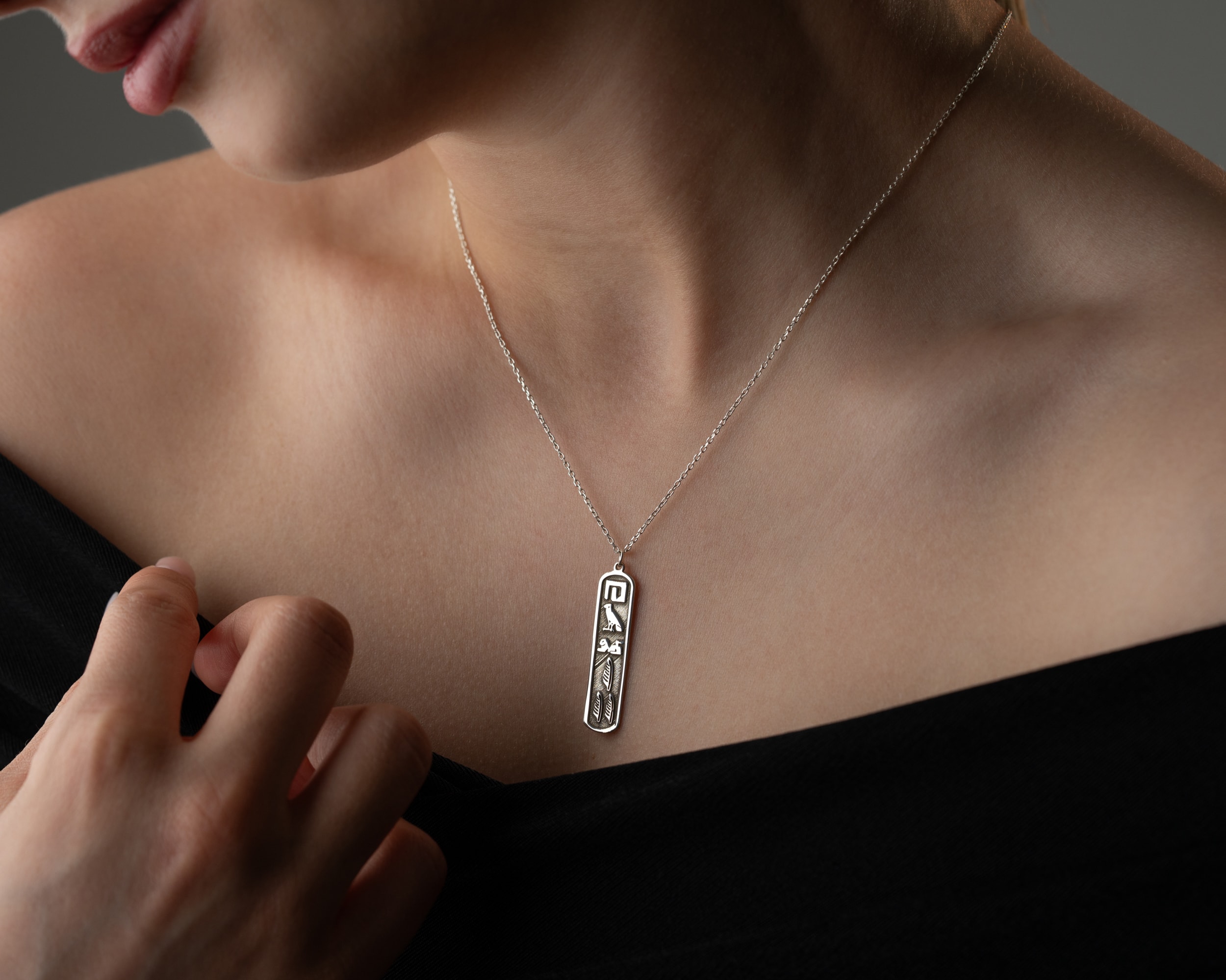 Kazımalı Mısır Hiyeroglif İsim Yazılı Kolye – Kişiye Özel Antik Tasarım