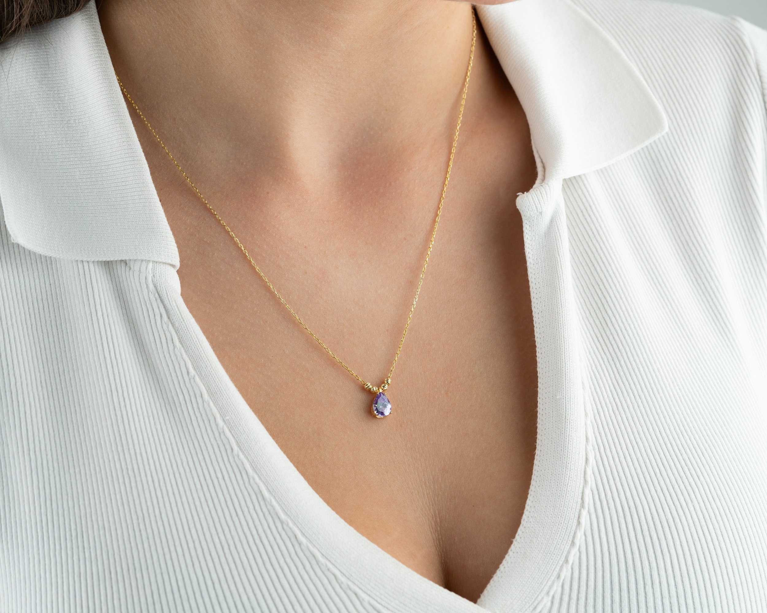 Doğum Taşlı Damla Kolye – Dorika Top Detaylı Şık ve Zarif Tasarım 