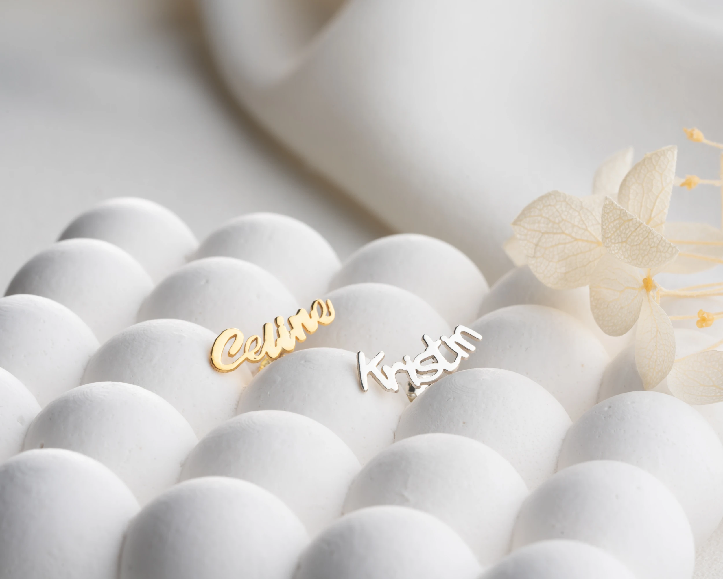 Çivili İsim Küpe 925 Ayar Gümüş – Kişiselleştirilebilir Kadın Takısı