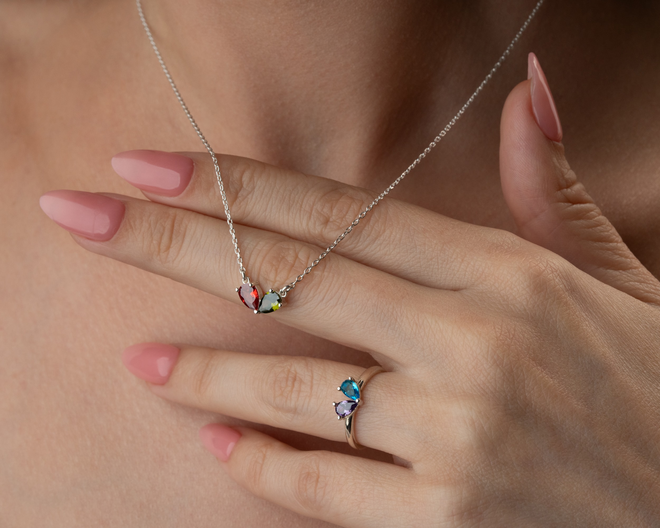 Kalp Şekilli Çift Doğum Taşlı Kolye – Yüzük Seti | Kişiye Özel Anlamlı Takı Seti