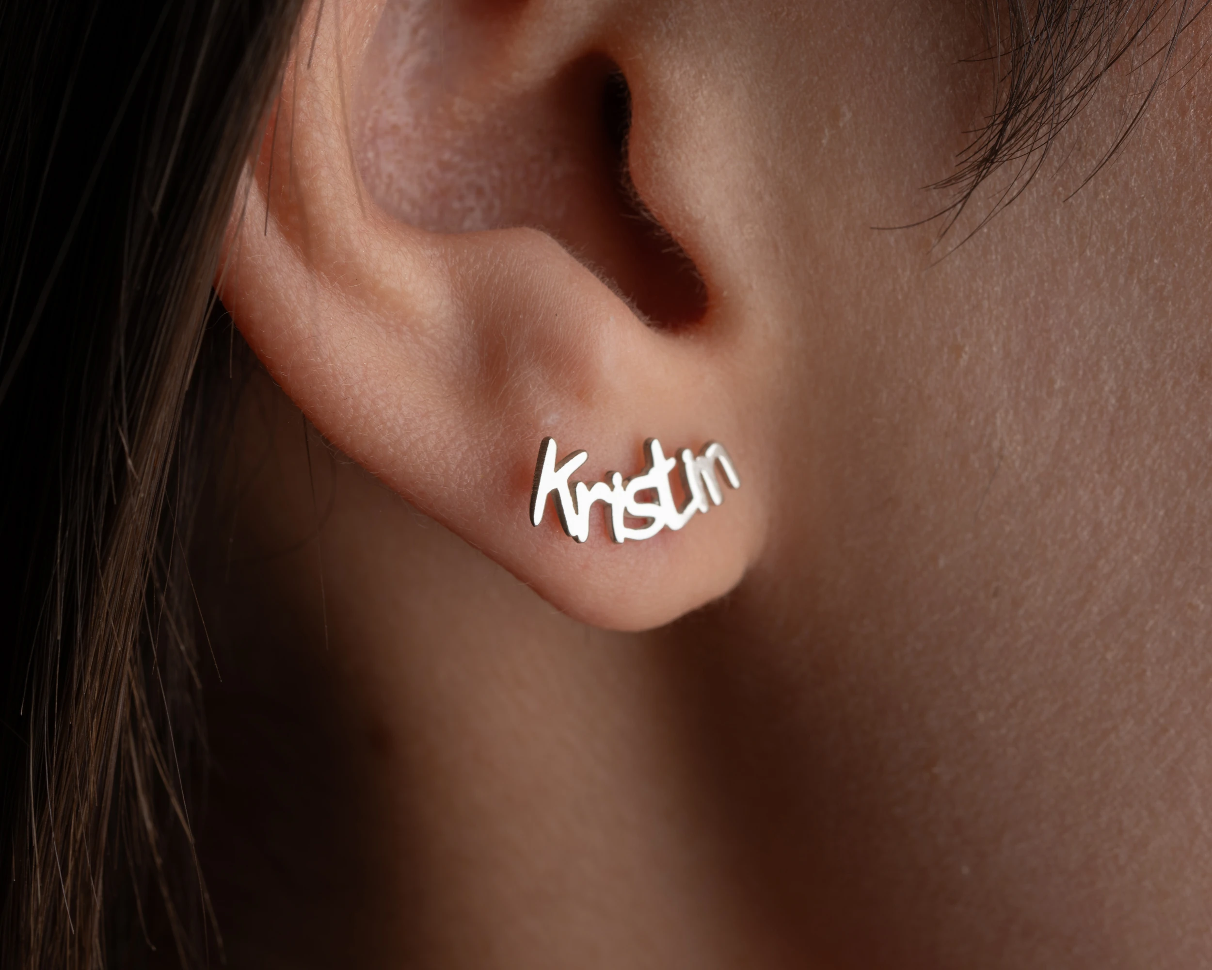 Çivili İsim Küpe 925 Ayar Gümüş – Kişiselleştirilebilir Kadın Takısı