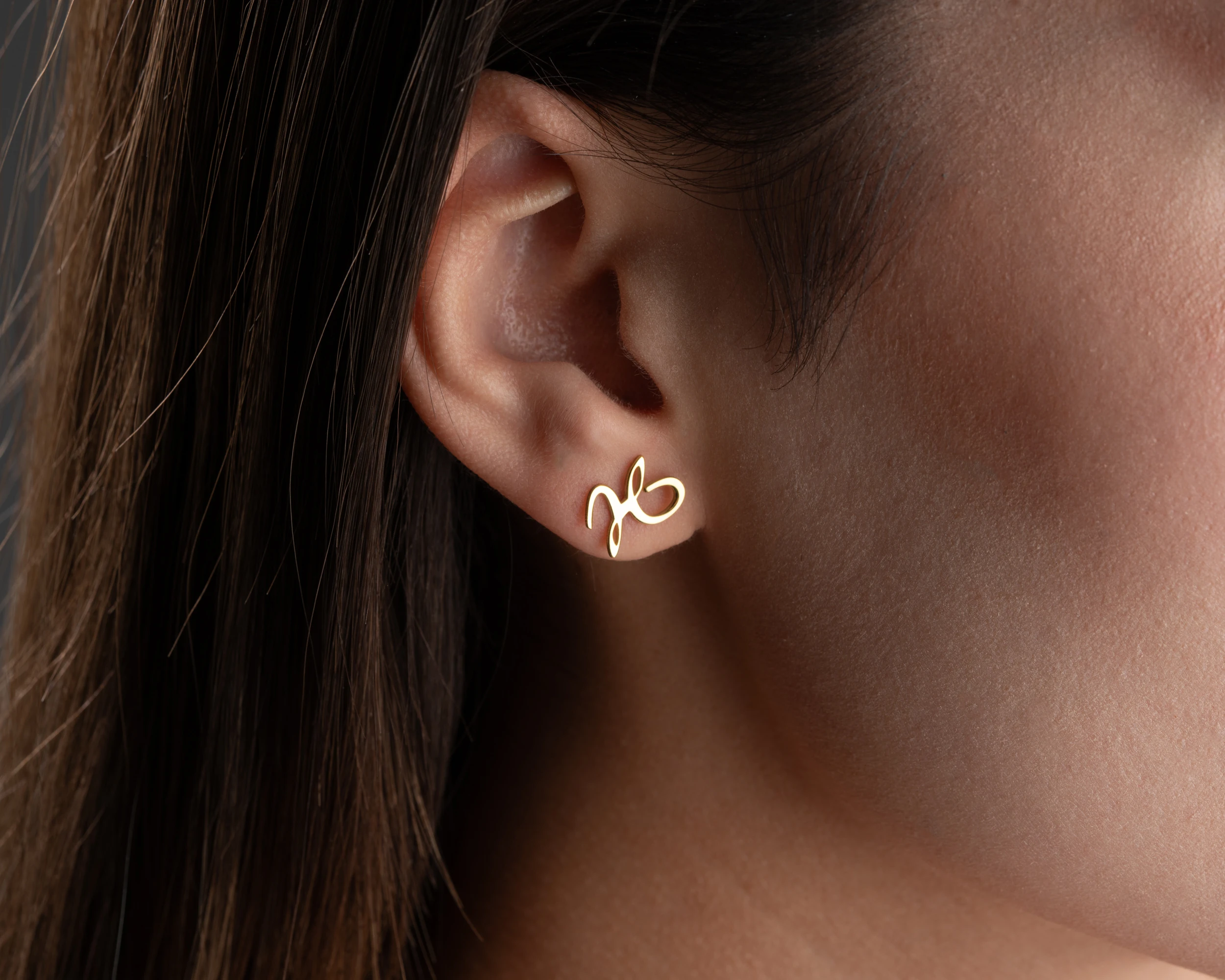 Çivili Harf Küpe 925 Ayar Gümüş – Kişiselleştirilebilir Kadın Takısı