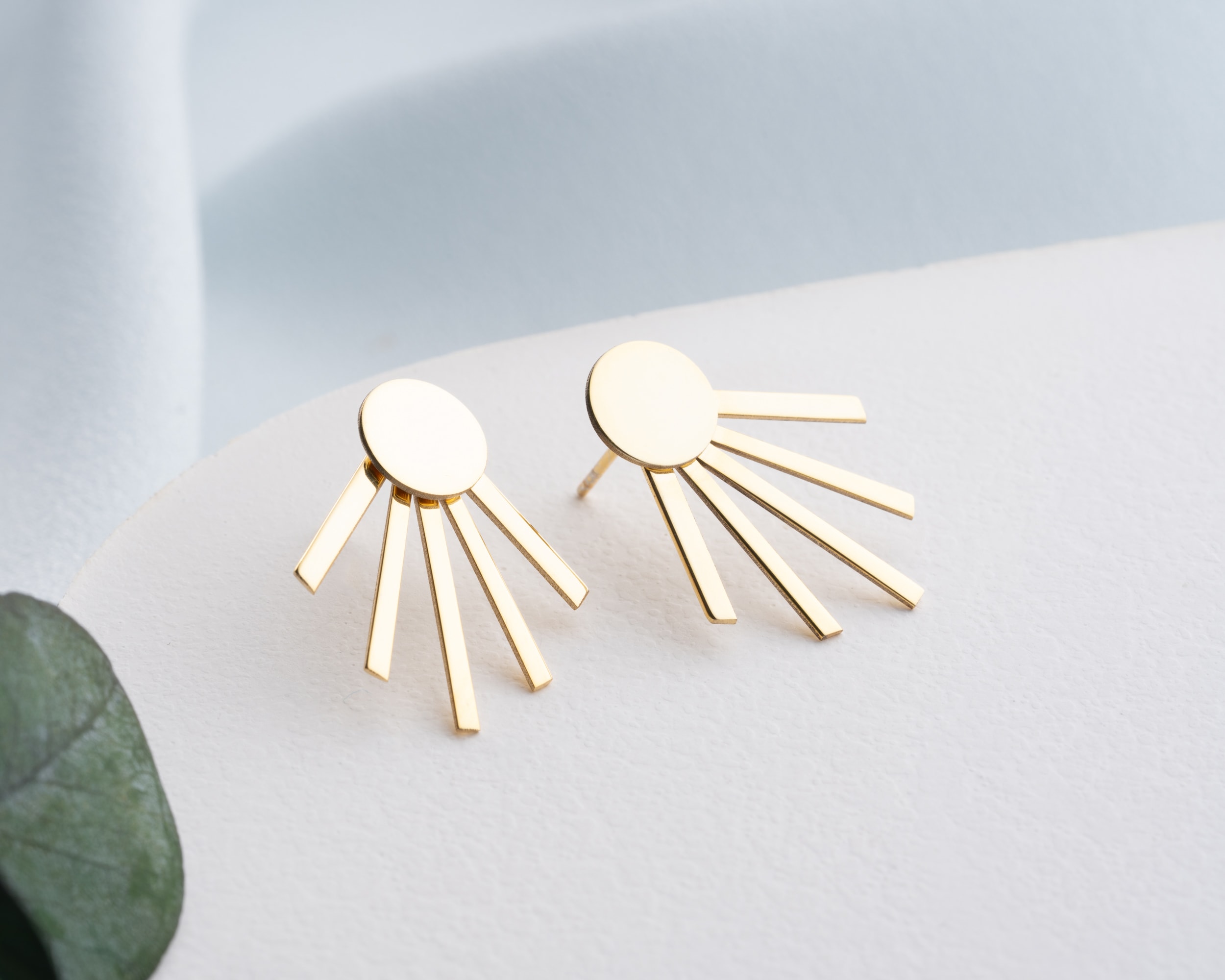 Güneş Işını Küpe – Işıltısını Tarzınızla Yansıtın - Güneş Enerjisi ile Modern Stil