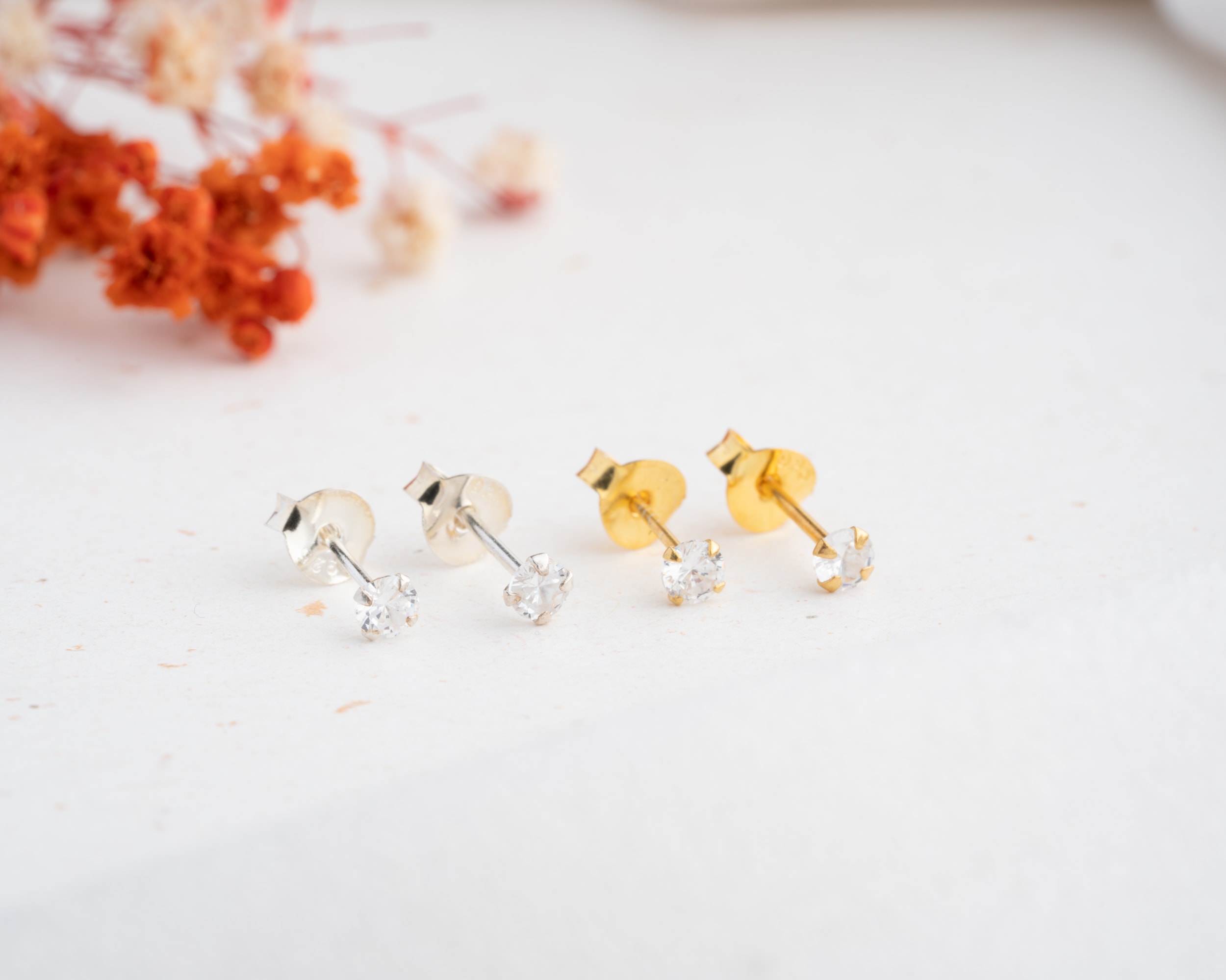 Çivili Tek Taş Küpe 925 Ayar Gümüş – Zamansız ve Zarif Takı