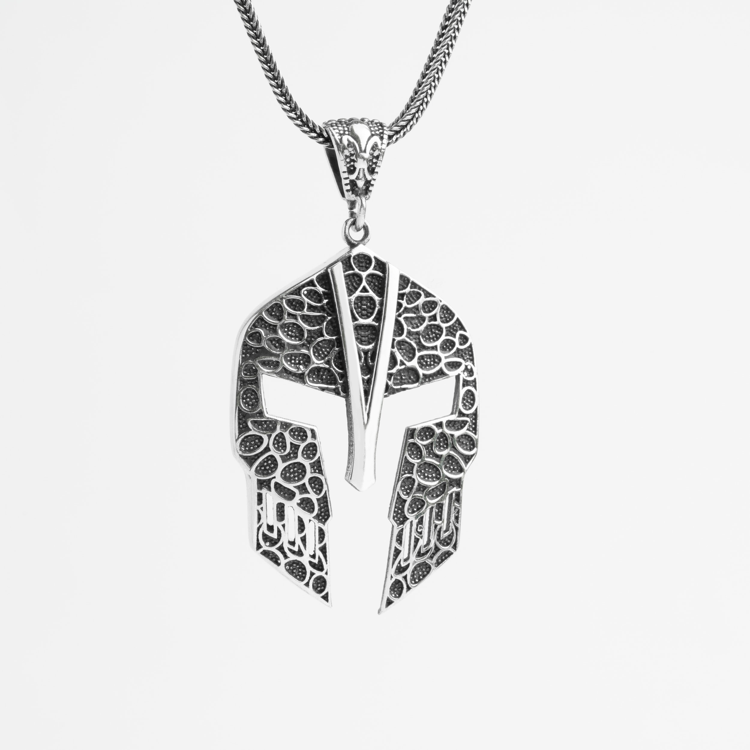 Miğfer Erkek Kolye | Tilki Kuyruğu Zincirli Güç ve Kararlılık Tasarımı