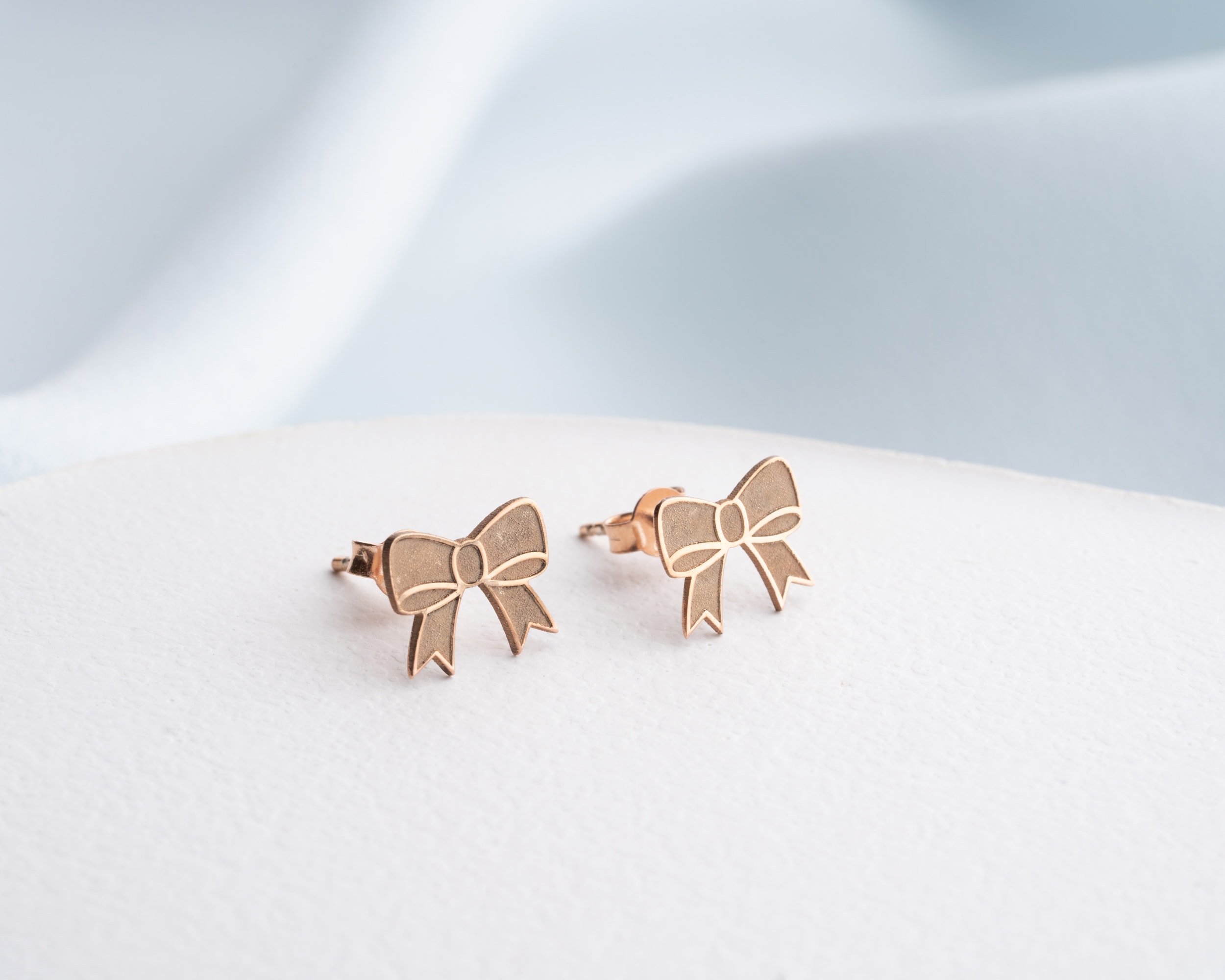 925 Ayar Gümüş Çivili Fiyonk Küpe – Zarafetin Tatlı Hali