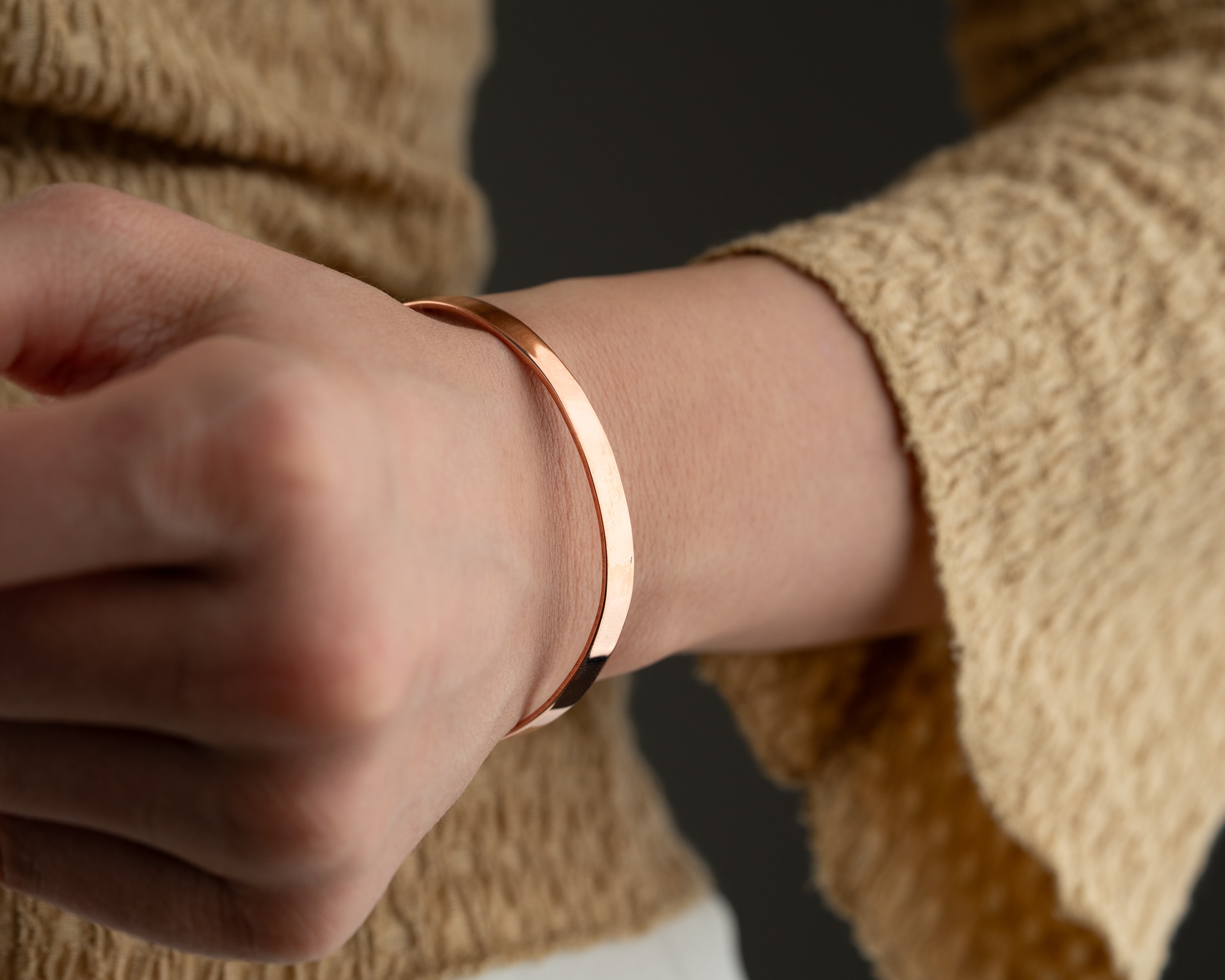 El Yapımı Düz Bakır Bileklik | Minimalist ve Zamansız Tasarım