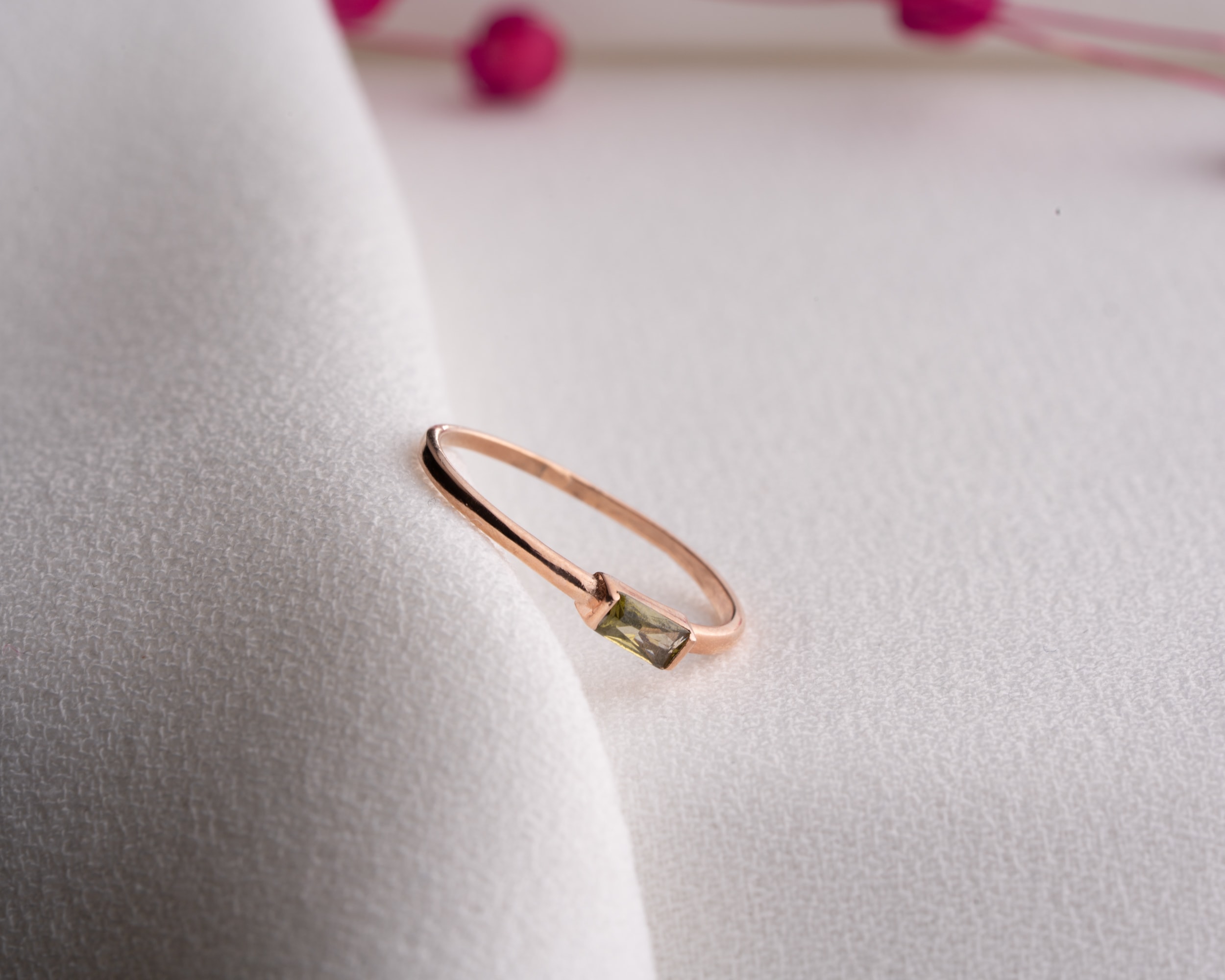 Doğum Ayı Baget Taşlı Yüzük – Anlamlı ve Kişisel Hediye