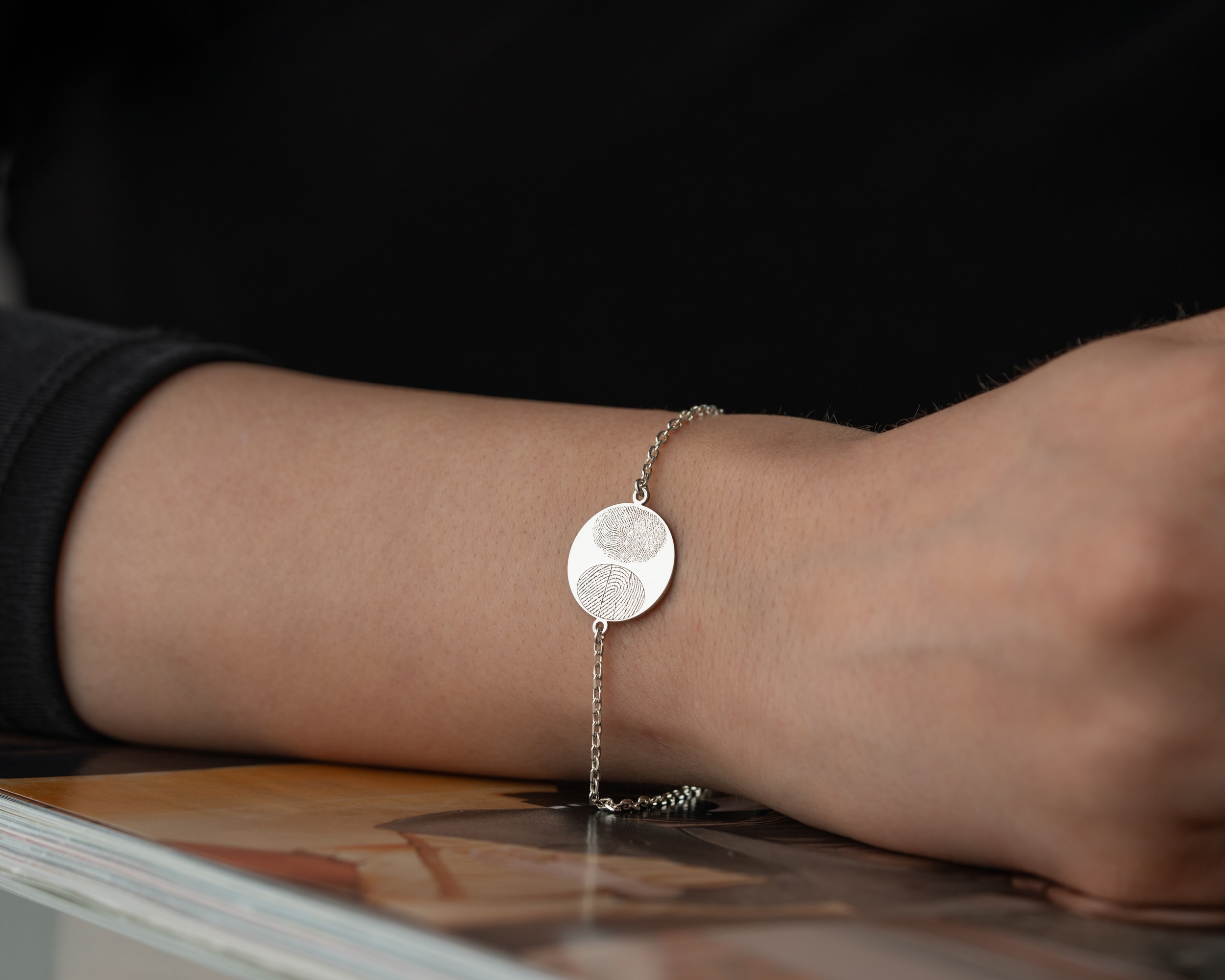 Kişiye Özel Disk, Oval veya Kalp Şekilli Çift Parmak İzi Bileklik – Anlamlı Hatıra Tasarımı