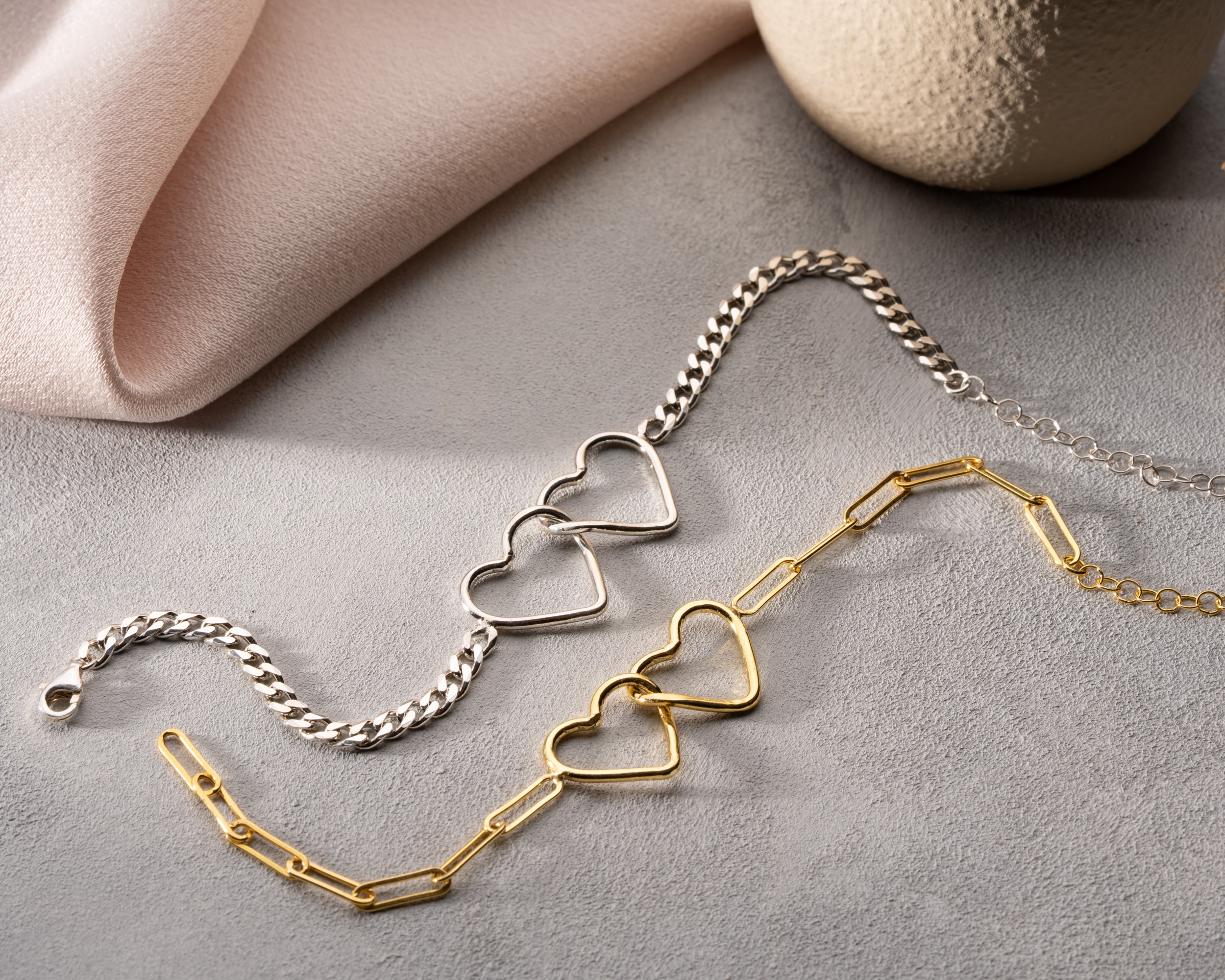 Çift Kalp Bileklik - Aşkın Zarif Sembolü - El Yapımı Takı & Hediye