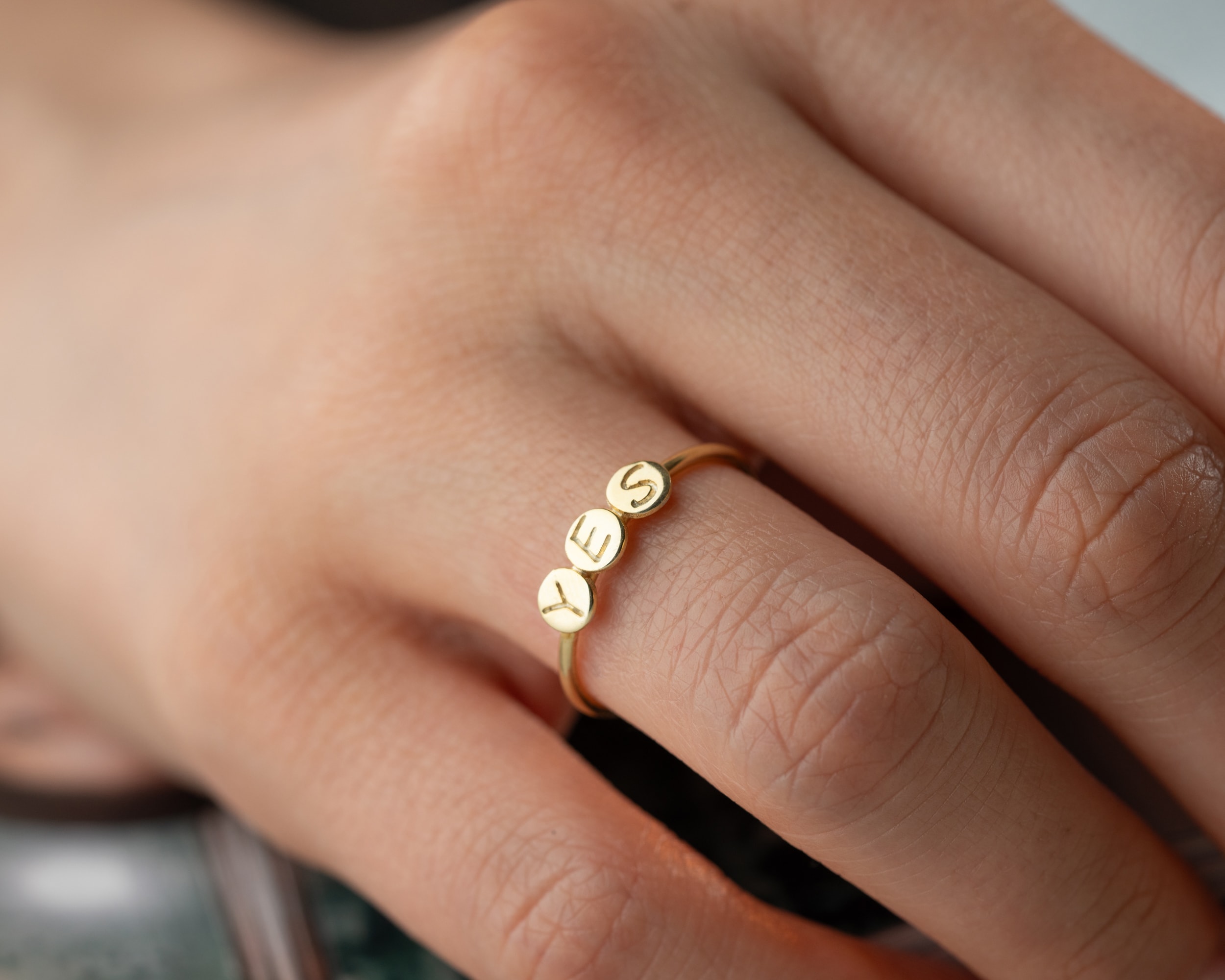 Harfli Disk Yüzük | 1–3 Diskli Kişiye Özel Takı