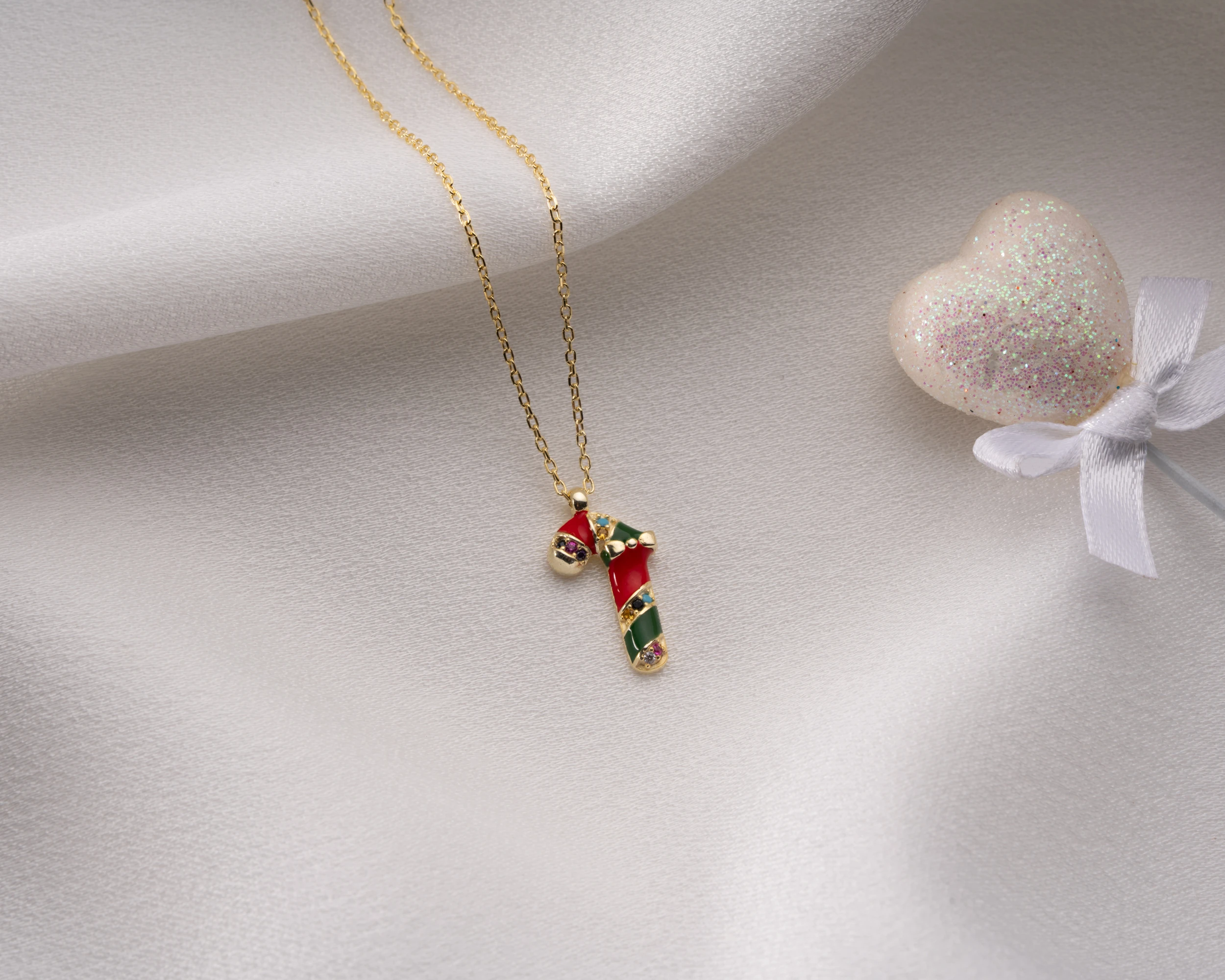 🍭 Mineli Yılbaşı Şeker Kamışı Kolye – Tatlı ve Işıltılı Kış Stili