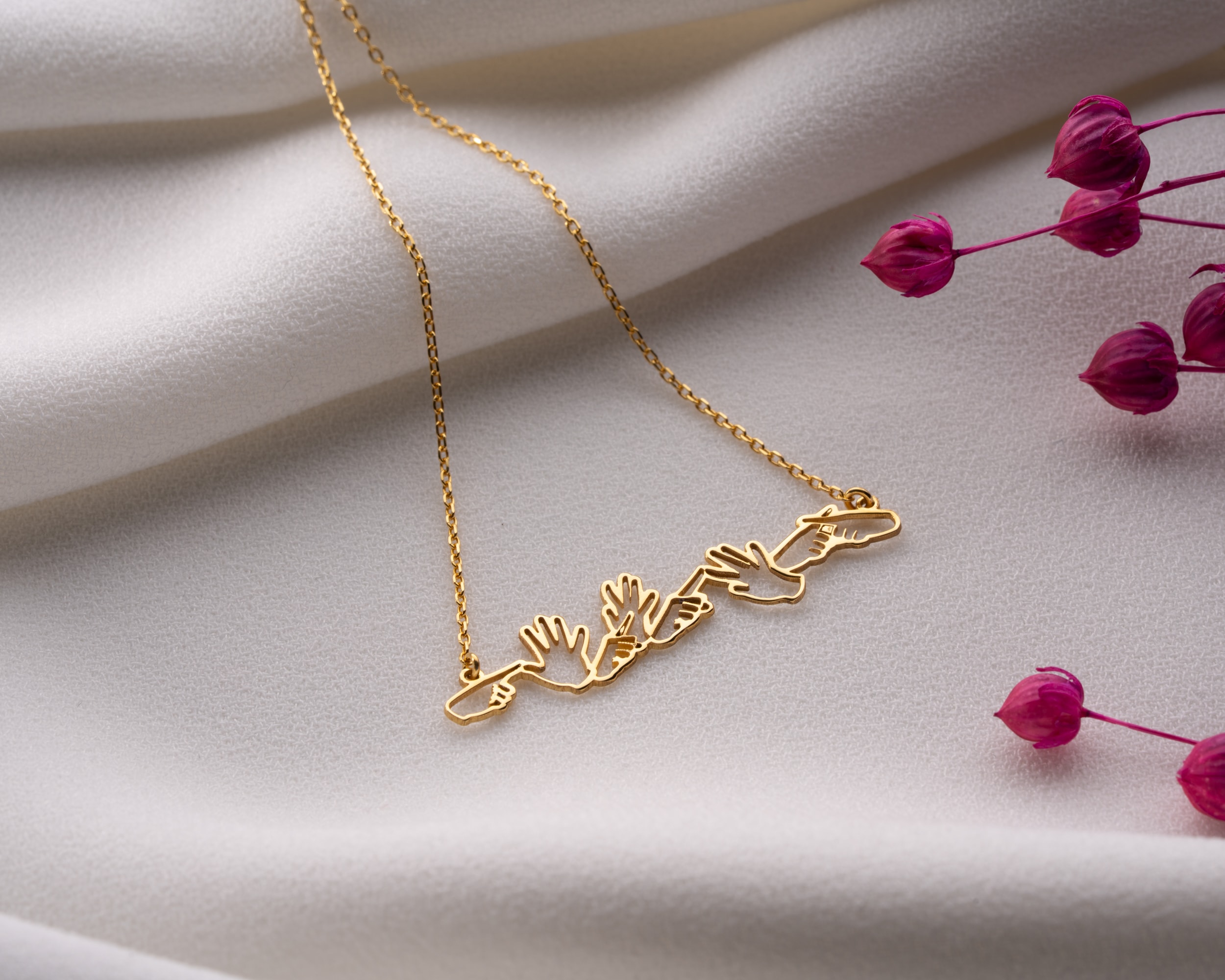 Kişiselleştirilebilir İşaret Dili Kolye | Anlamlı ve Zarif Tasarım