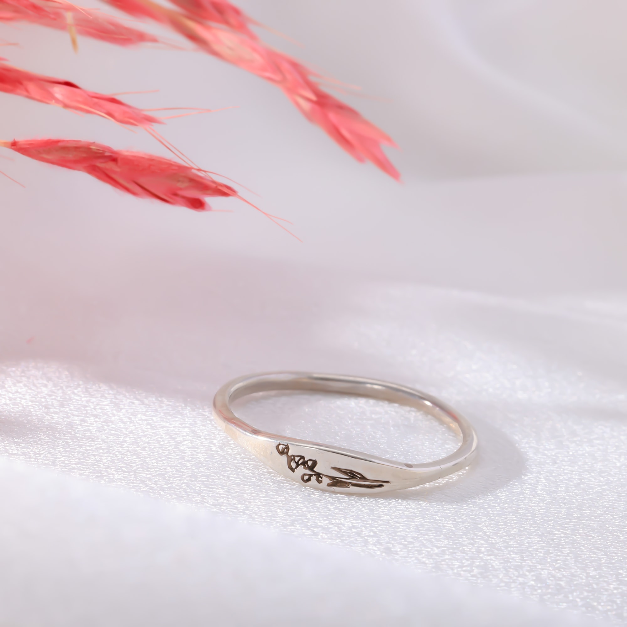 Doğum Çiçekli Yüzük – Kişiye Özel Anlamlı Takı