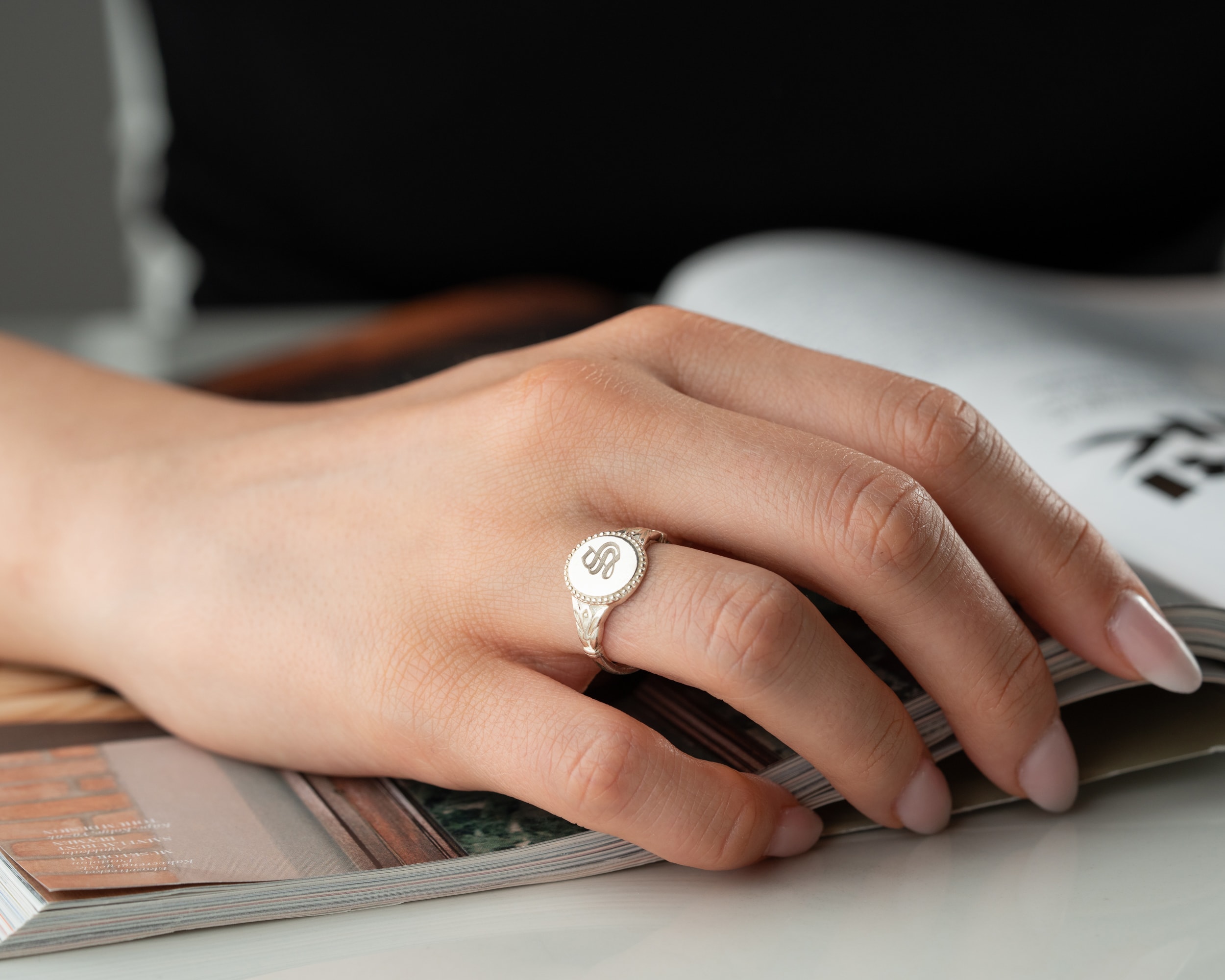 Ayarlanabilir Monogram Harf Yüzük – Kişiye Özel Zarif Tasarım | Minimal ve Şık