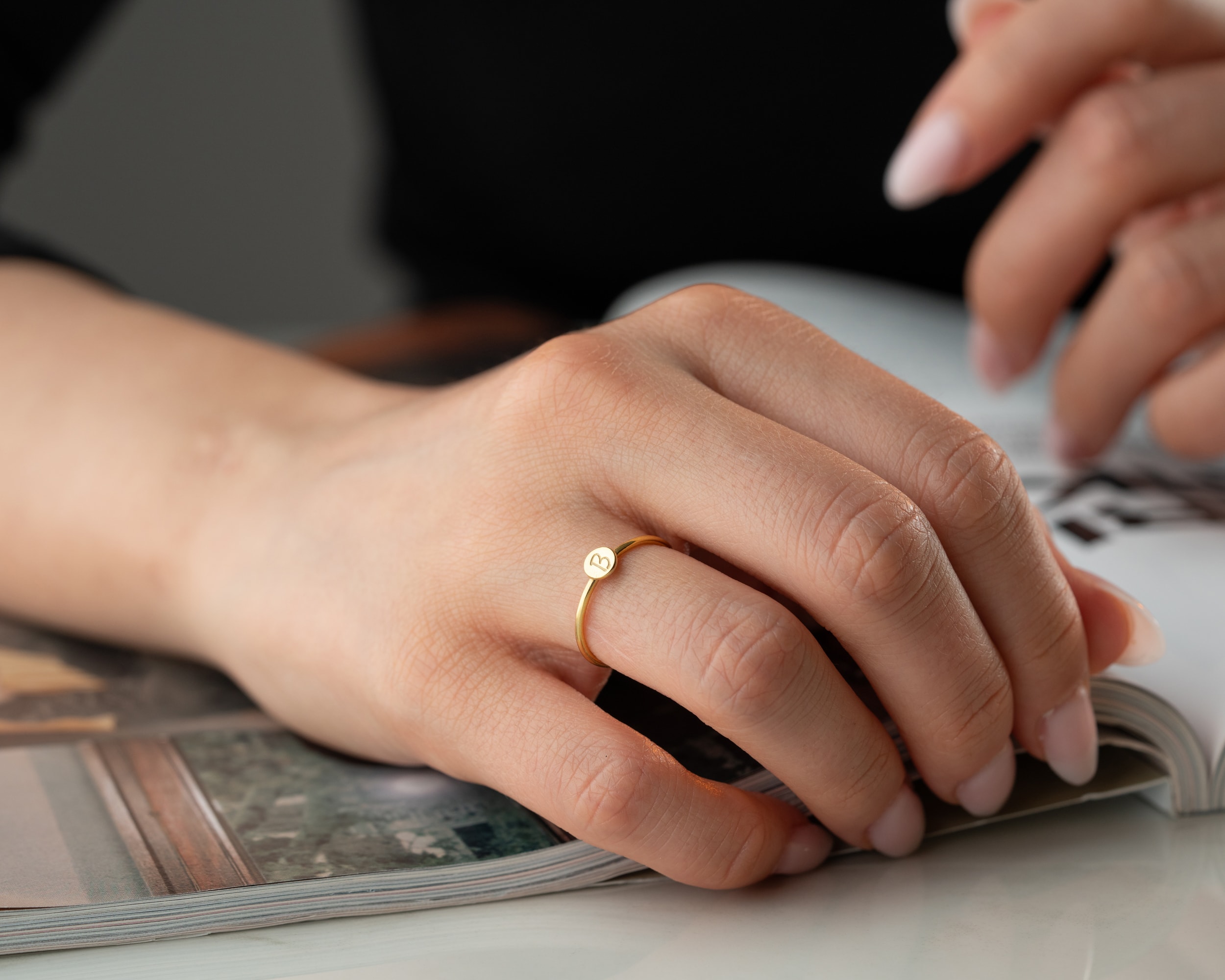 Kişiye Özel Harf Yüzük – Minimal ve Modern Tasarım