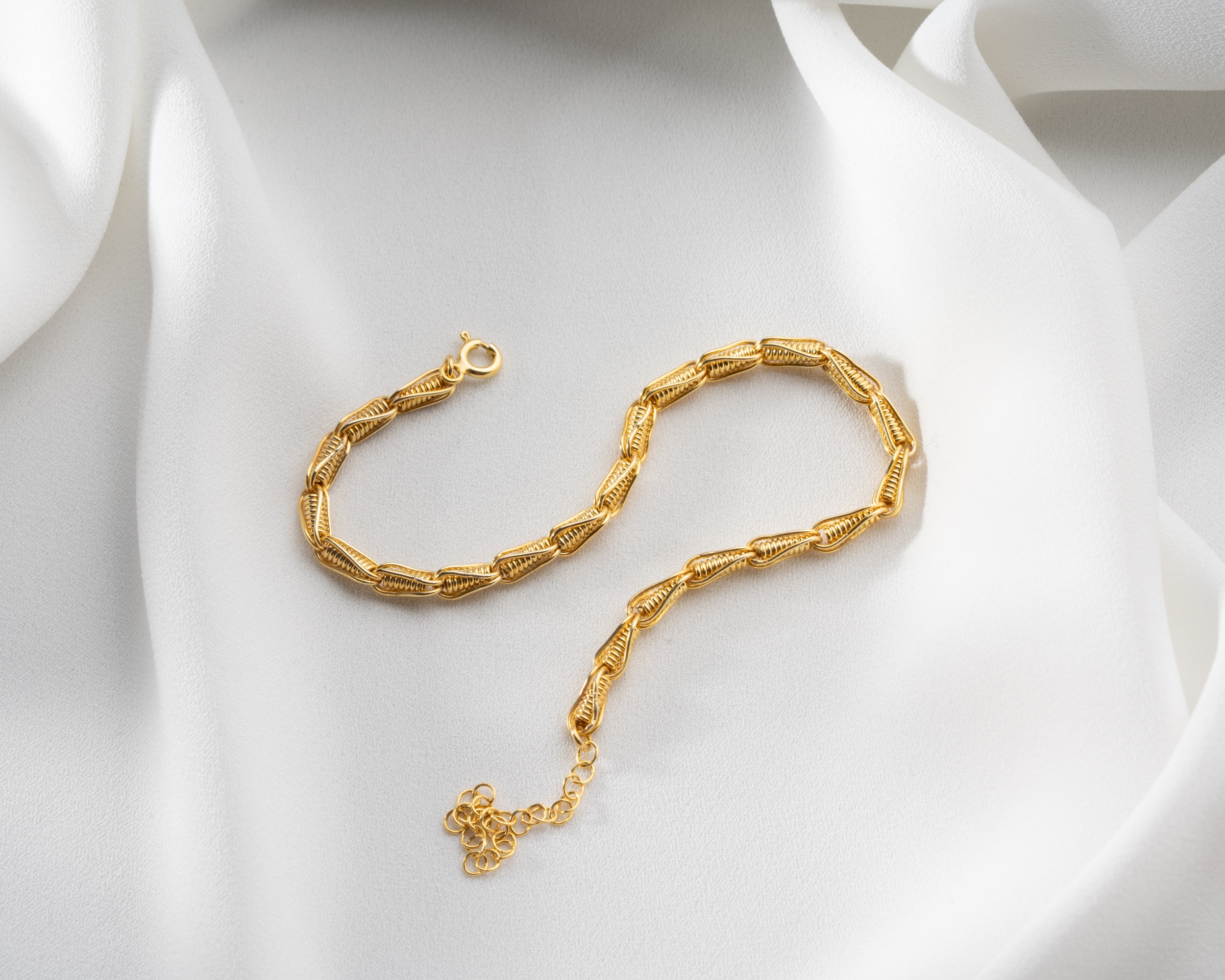 925 Ayar Gümüş El İşçiliğinin Zarif Dokunuşu - Özel Tasarım El Yapımı Bileklik