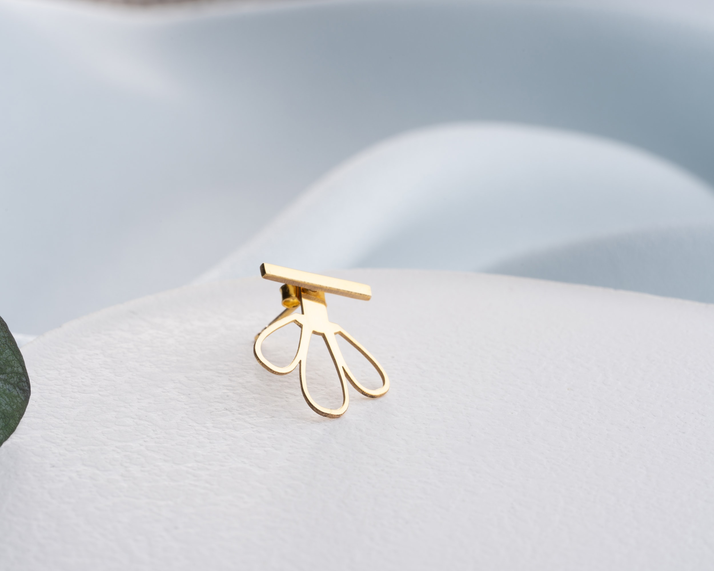 Lotus Çiçeği Çift Katmanlı Çivili Küpe 925 Ayar Gümüş – Kadın Takısı - – Minimal ve Zarif Tasarım