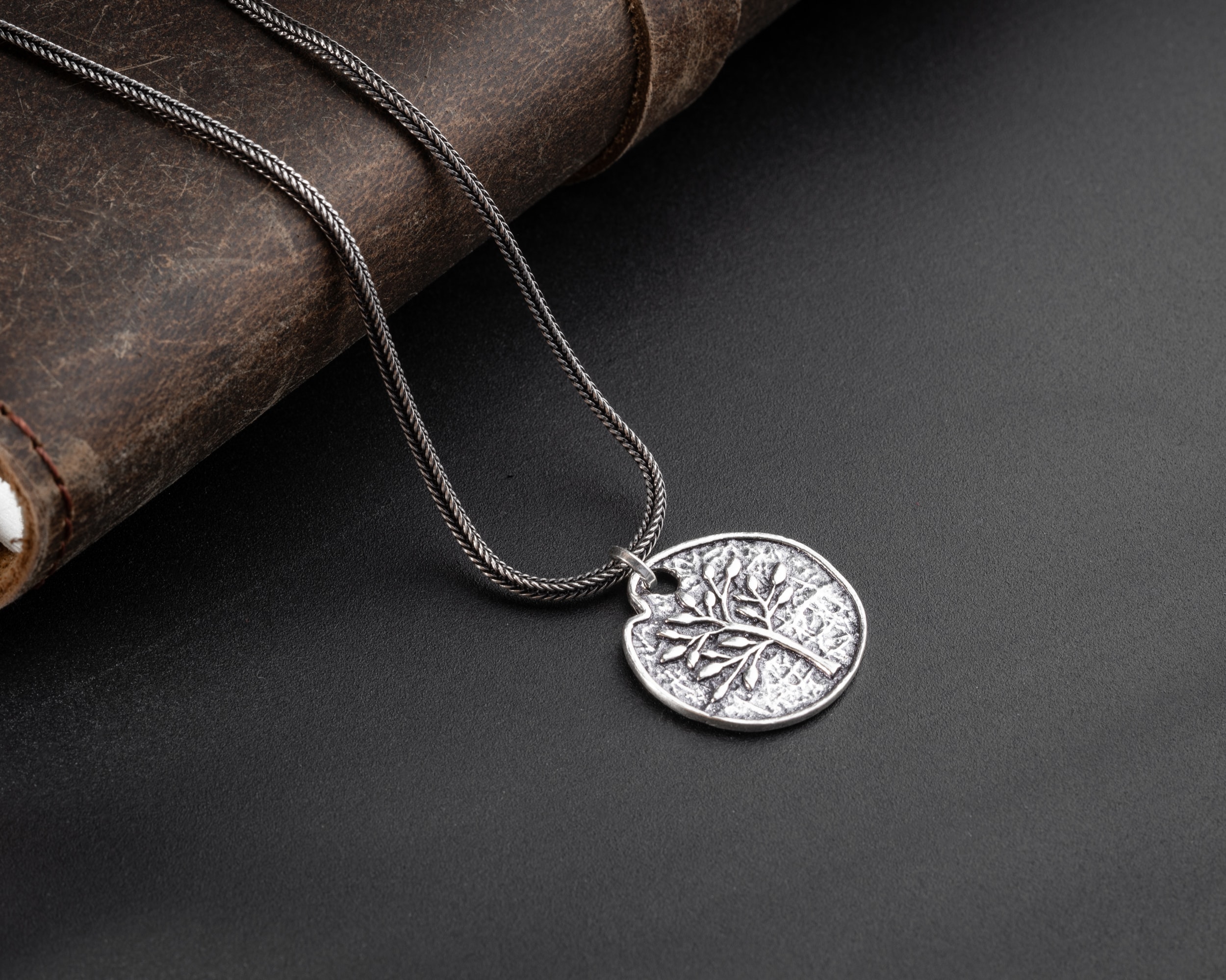 3 Boyutlu Hayat Ağacı Kolye Erkek – Tilki Kuyruğu Zincirli Anlamlı Tasarım