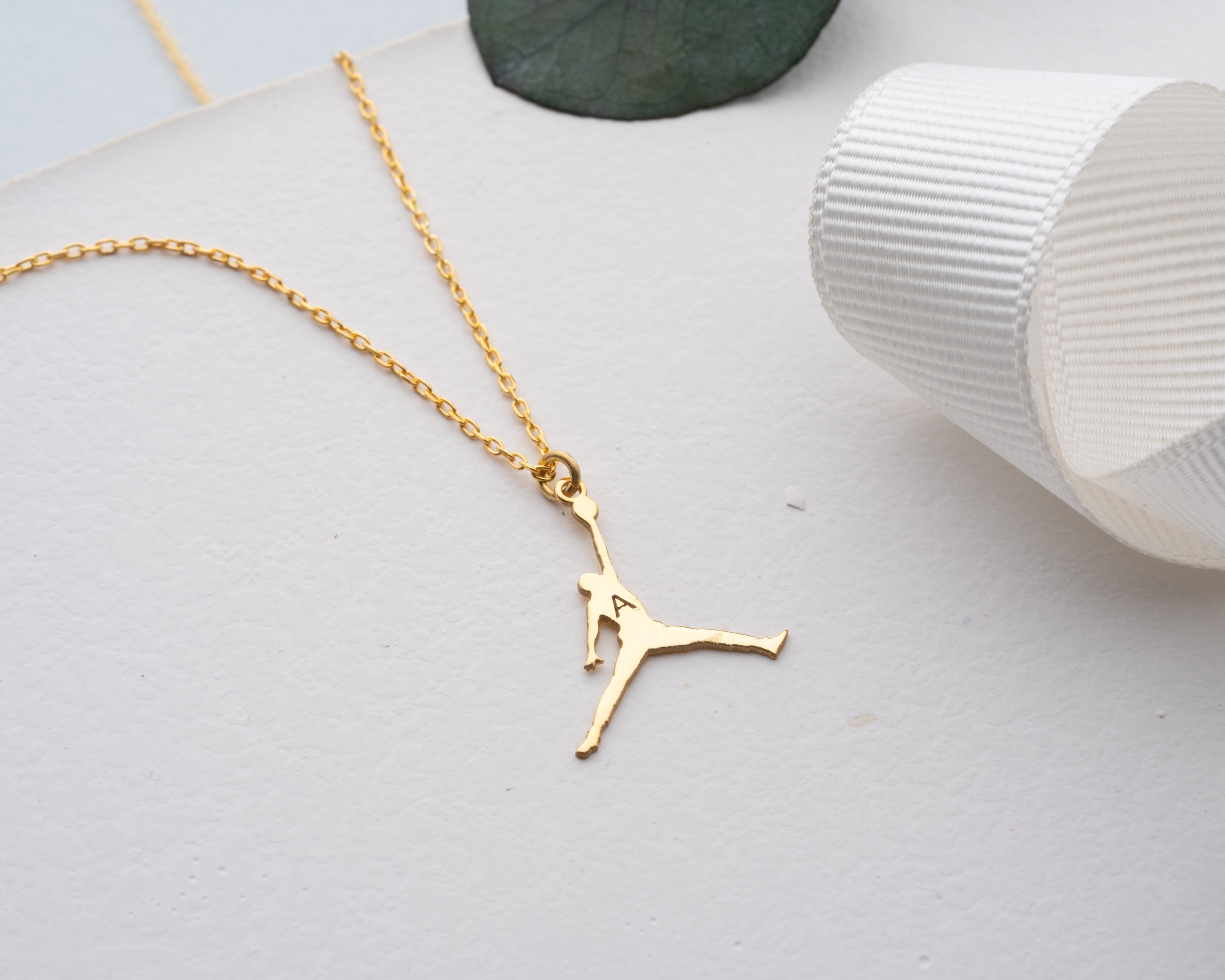 Jordan Kolye – Tarzını Sahaya Taşı | Spor Tutkunlarına Özel Şık Tasarım