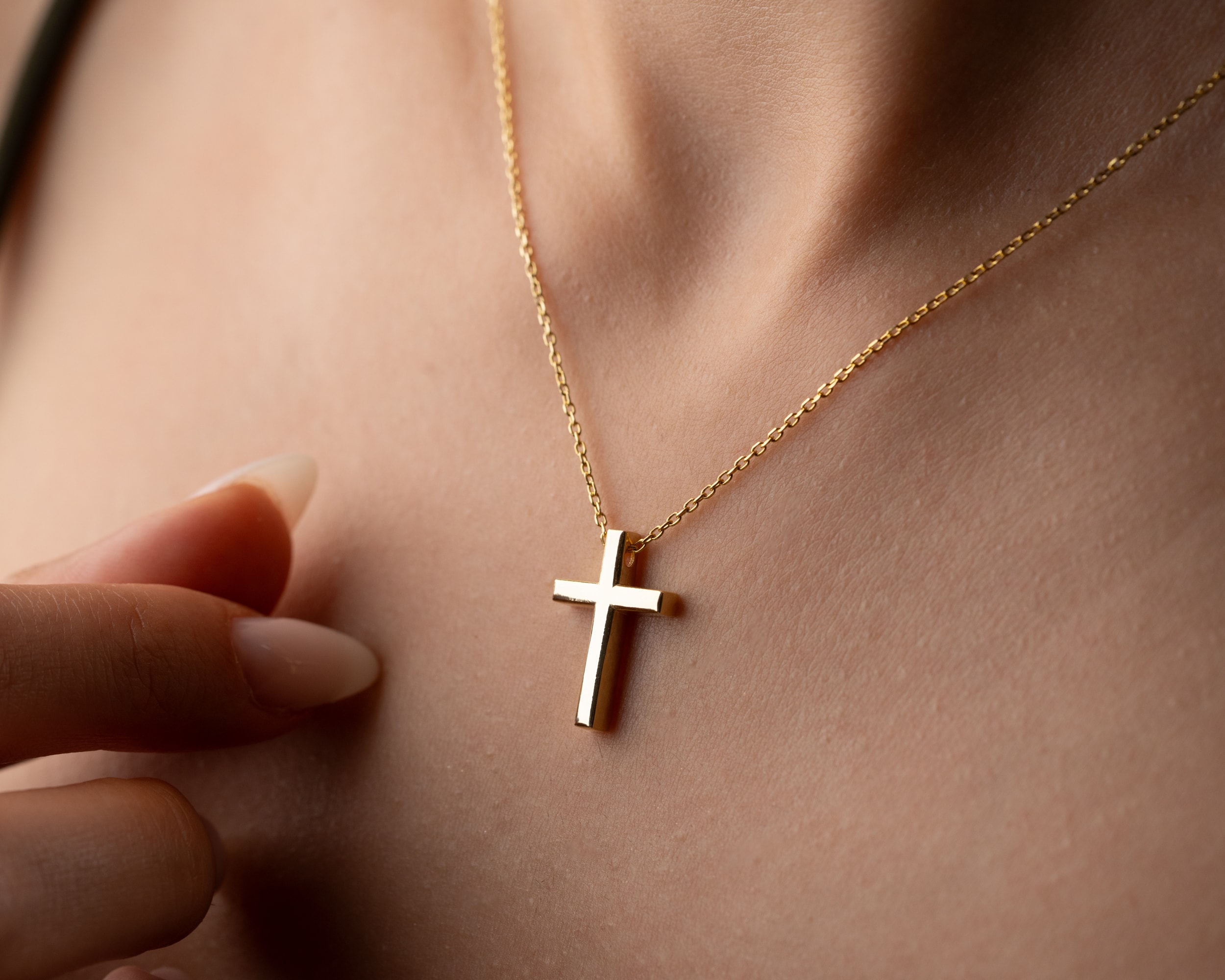 3 Boyutlu Haç Kolye – 925 Ayar Gümüş Erkek Kolye, Modern ve Anlamlı Tasarım