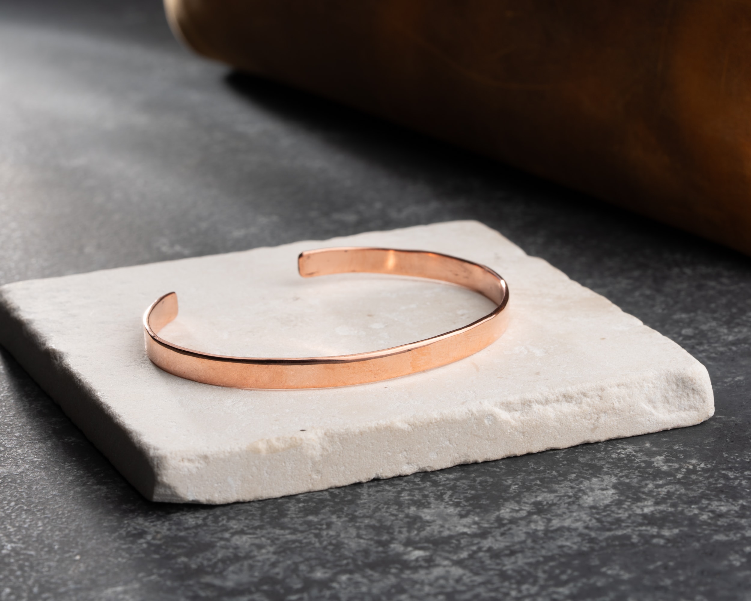 El Yapımı Düz Bakır Bileklik | Minimalist ve Zamansız Tasarım