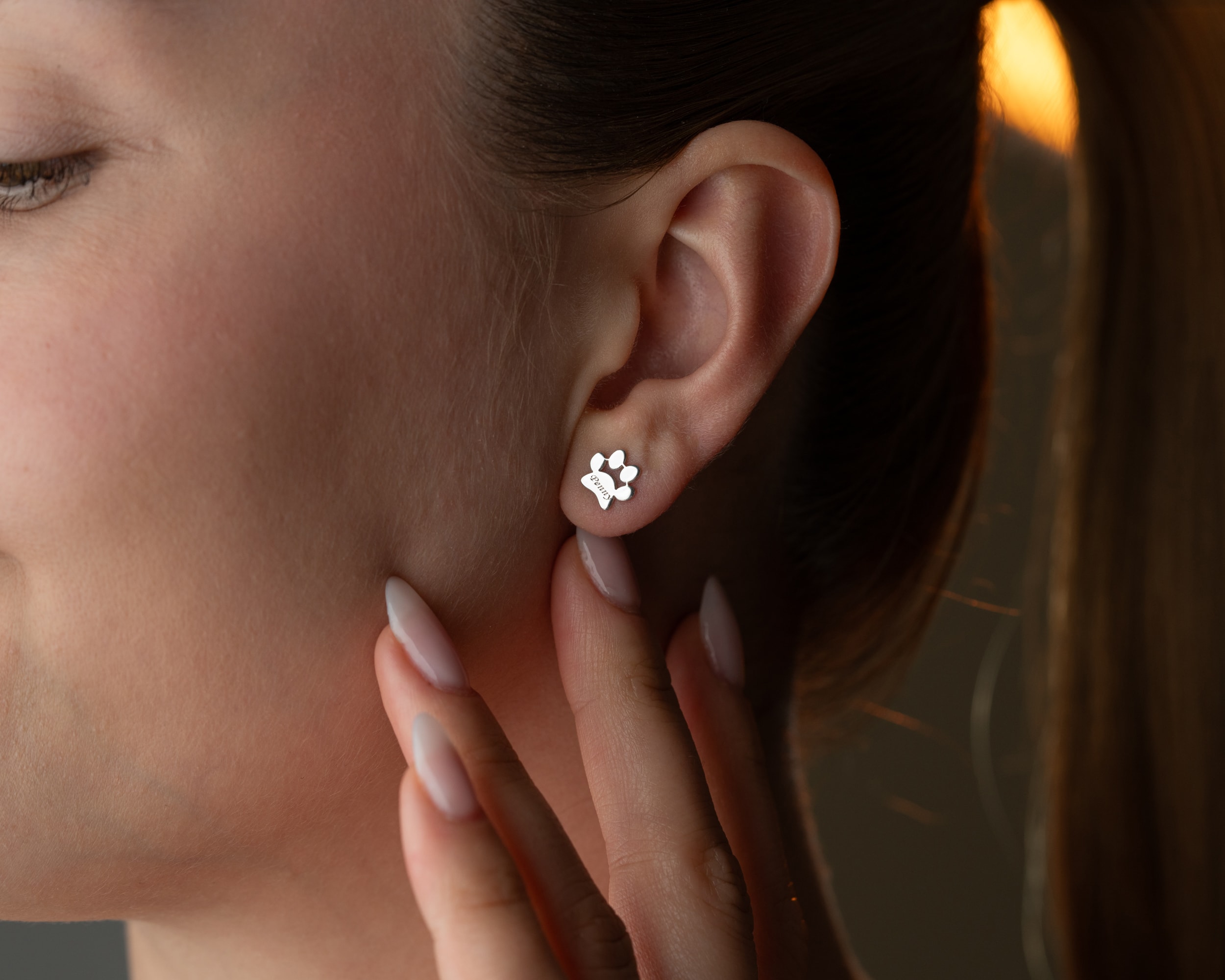 Kişiye Özel Pati Küpe | Minimal ve Zarif Çivili Tasarım