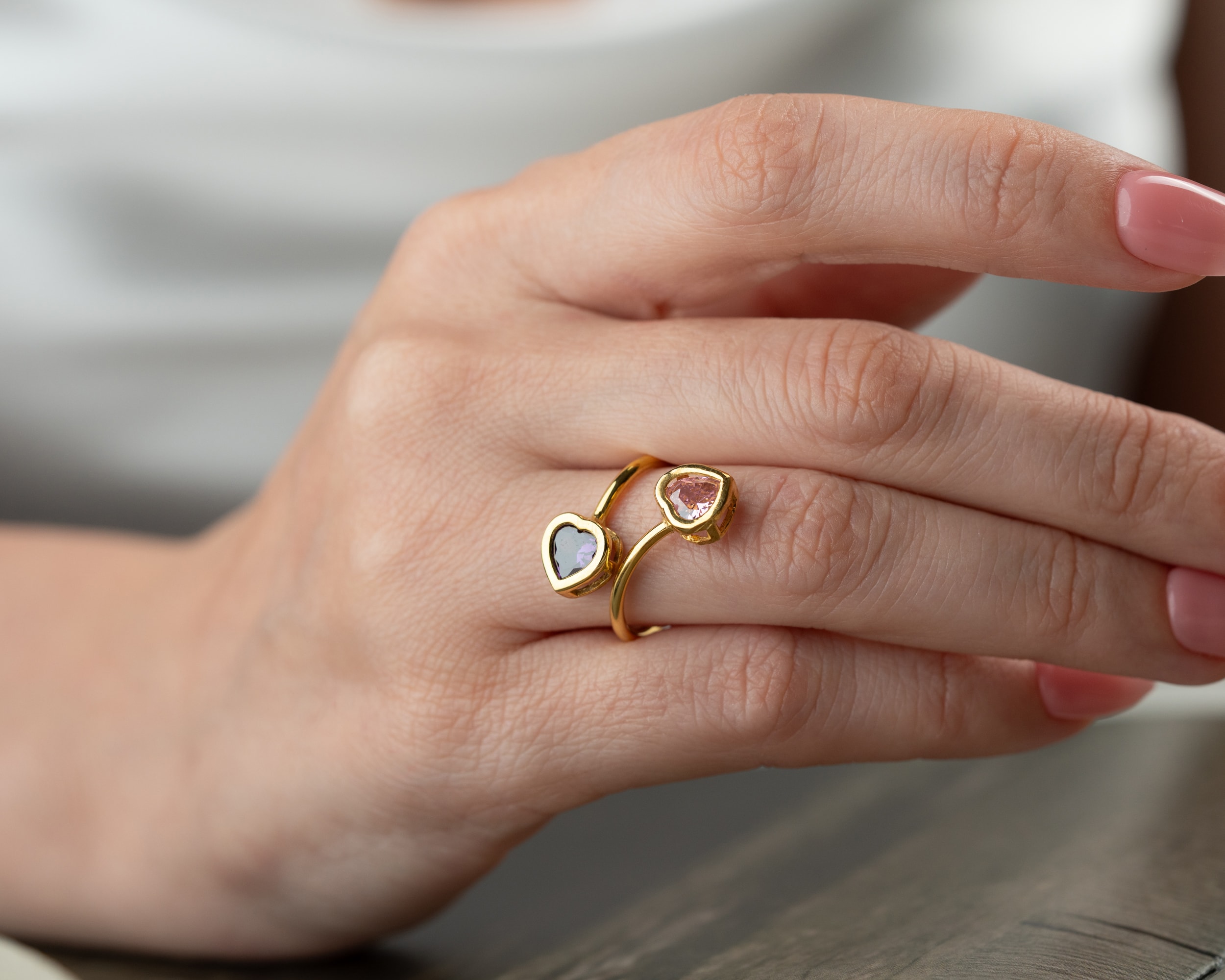 Çift Doğum Taşlı Kalp Yüzük – Ayarlanabilir Aşk ve Bağ Sembolü | Kişiye Özel 2 Taşlı Yüzük