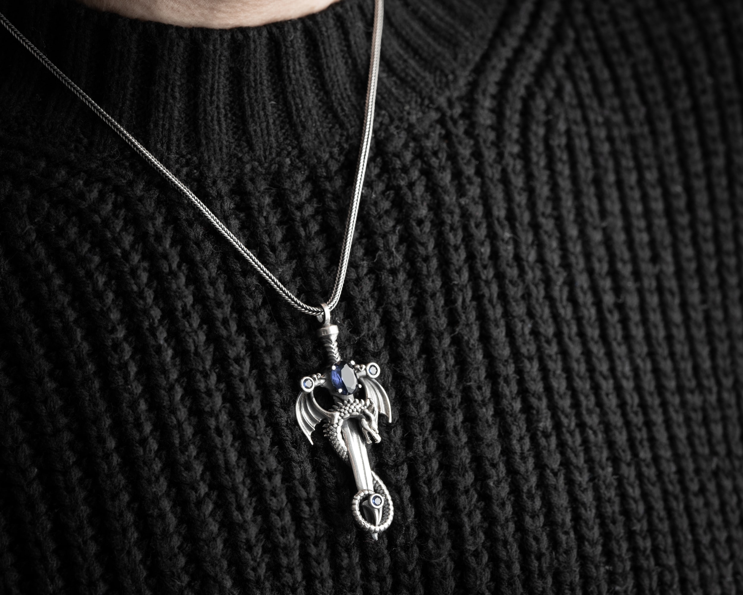 Kılıç ve Ejderha Erkek Kolye | Tilki Kuyruğu Zincirli Güç ve Kararlılık Tasarımı