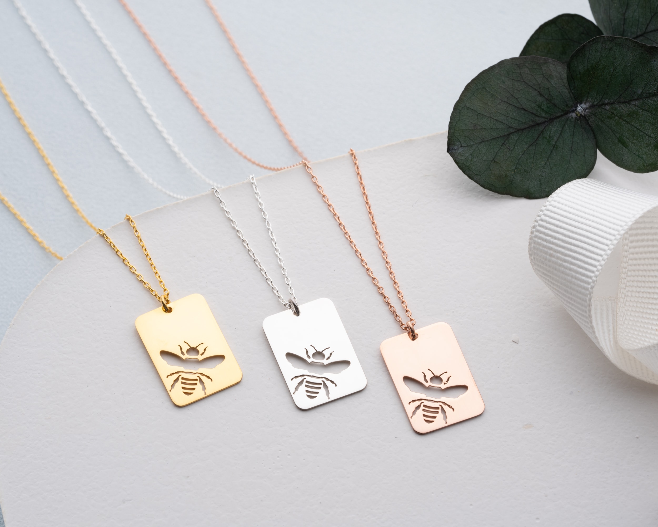 Dikdörtgen Arı Kolye - 925 Ayar Gümüş Zarif Tasarım | AG Gold Silver