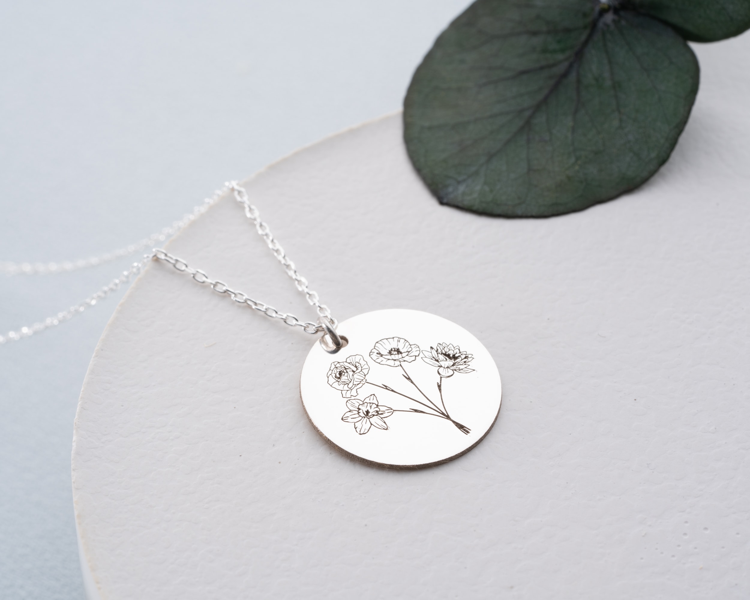 Çoklu Doğum Çiçeği Kolye - Aile Kolyesi – Disk Üzeri Kişiselleştirilebilir Çiçekli Tasarım | AG Gold Silver