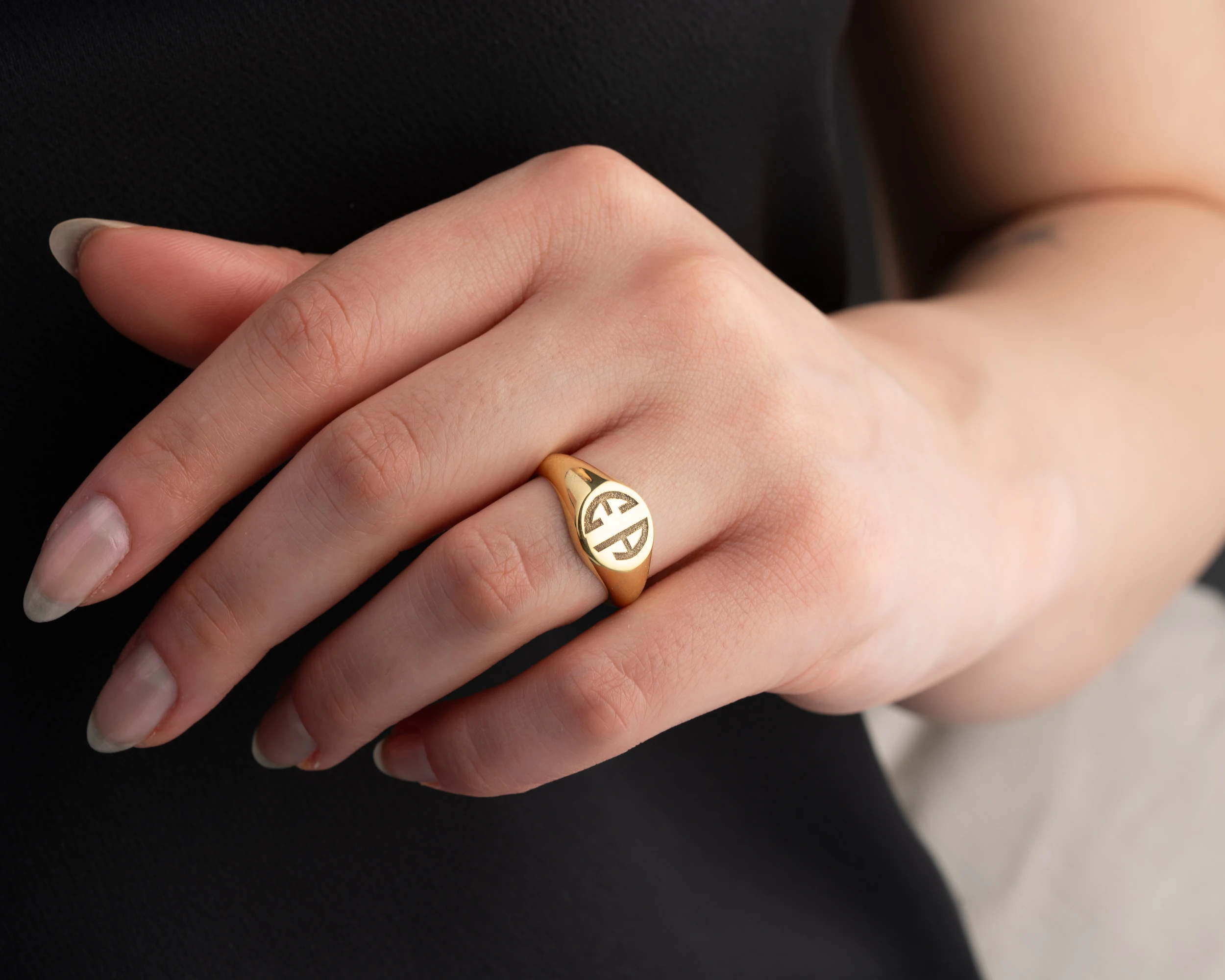 Ayarlanabilir Harf Yüzük – Kişiye Özel Zarif Takı 