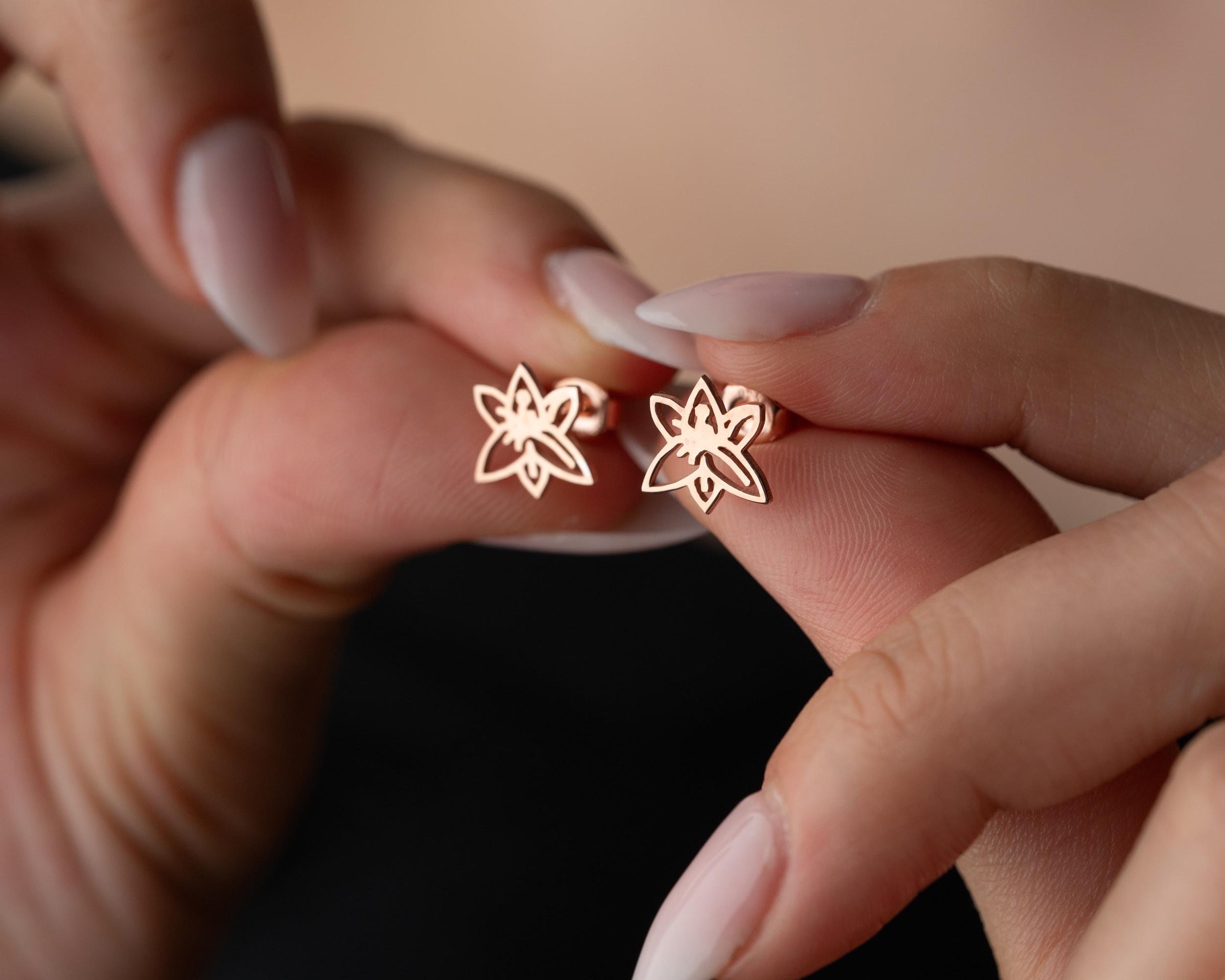 Kişiye Özel Doğum Çiçeği Küpe | Minimal ve Zarif