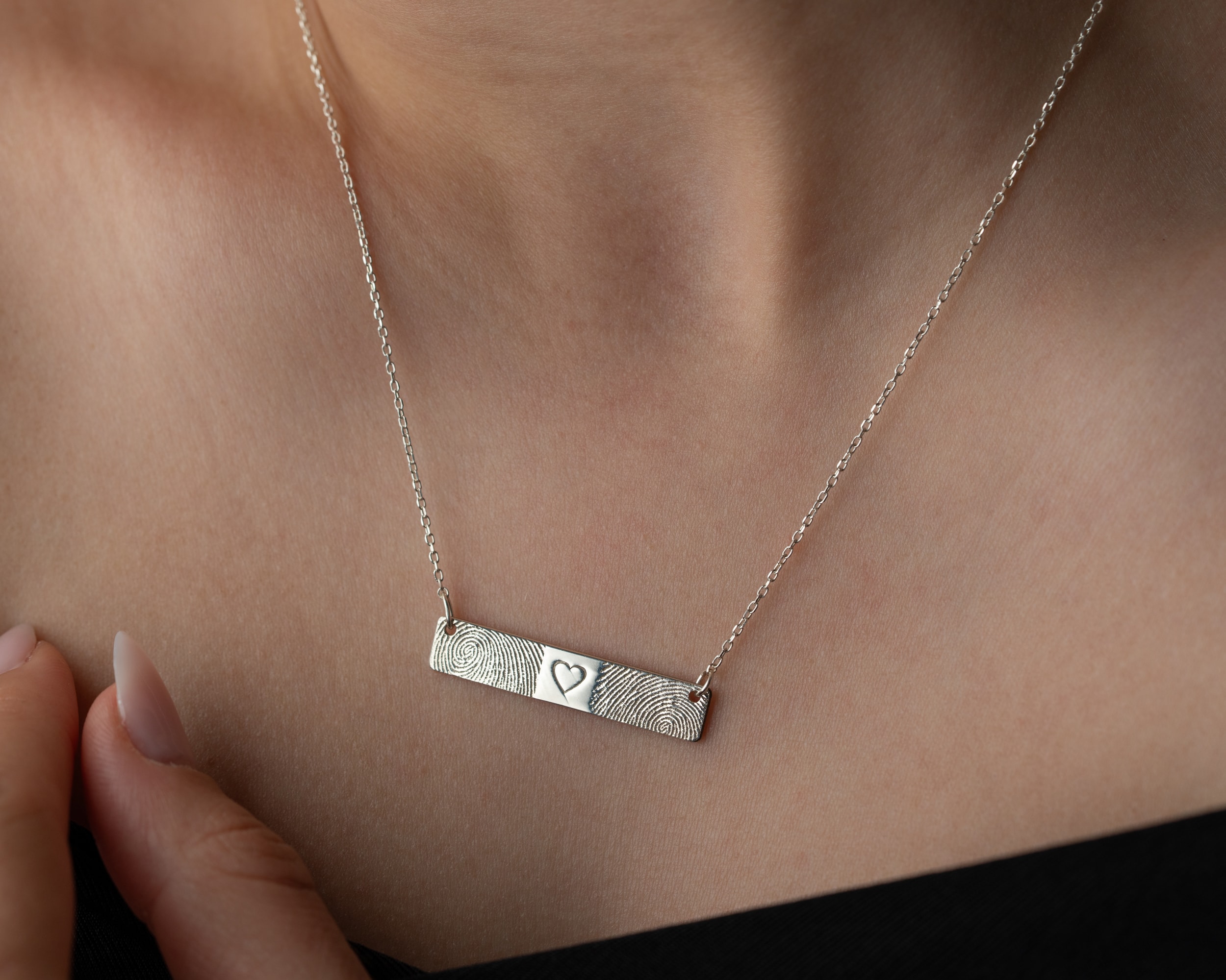 Kişiye Özel Yatay Bar Kolye – Parmak İzi, İsim veya Mesajlı Tasarım