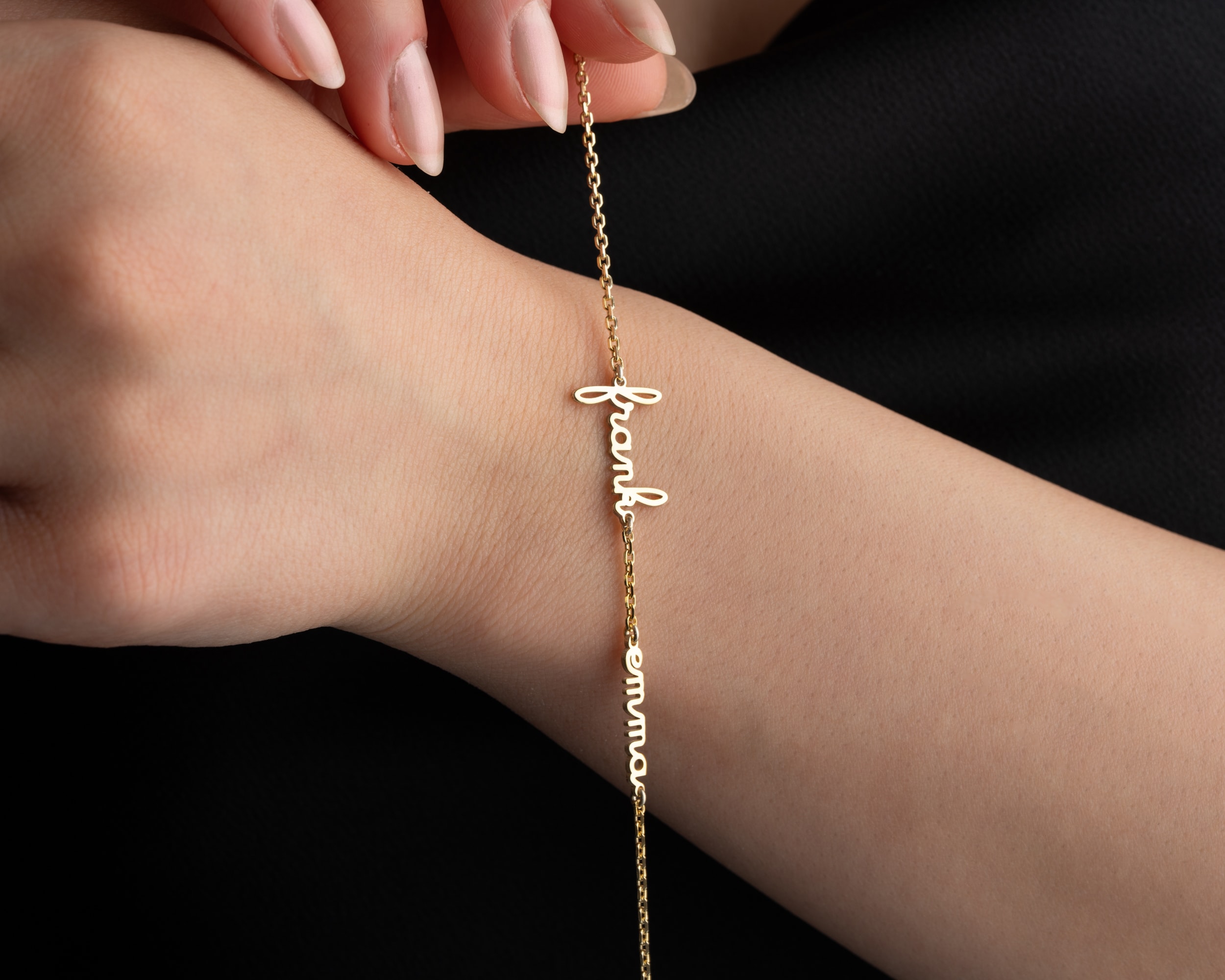 İsim Yazılı Bileklik - Tek veya Çift İsim Seçenekli - Çoklu İsimli Bileklik – Aile, Sevgili ve Arkadaş İsimleriyle Kişisel Takı