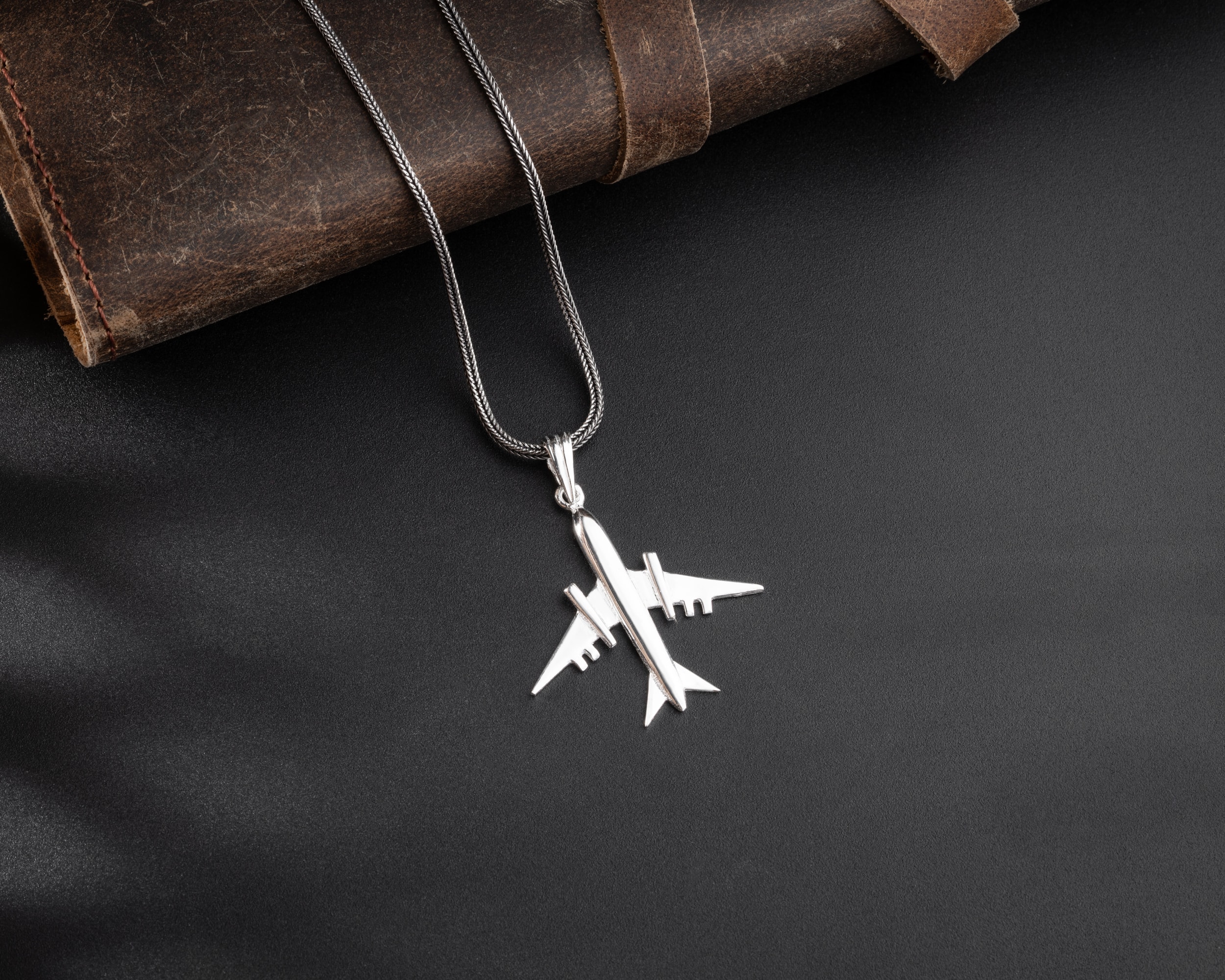 3 Boyutlu Uçak Erkek Kolye | Tilki Kuyruğu Zincirli Modern ve Şık Tasarım