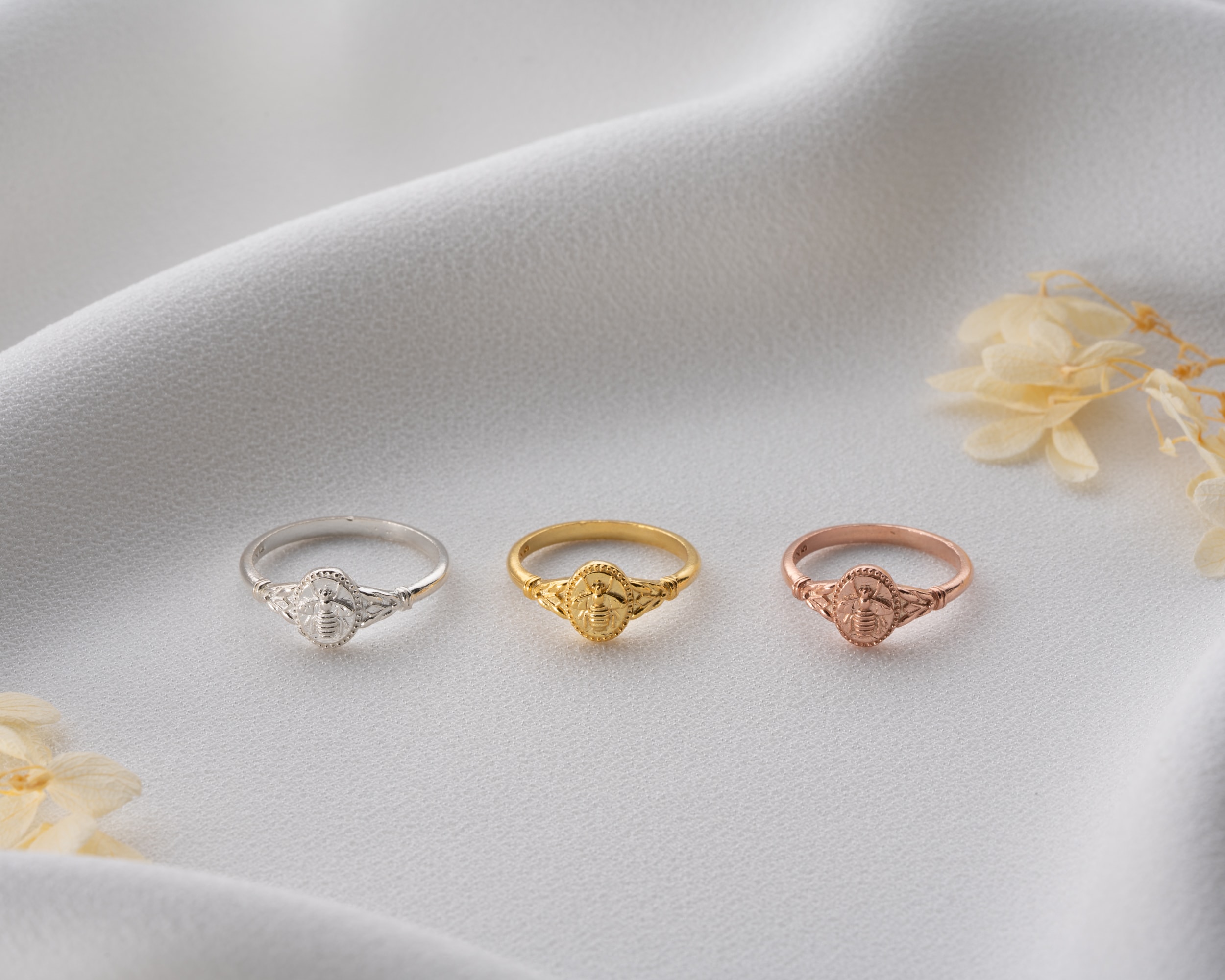 Arı Kolye & Arı Yüzük – 925 Ayar Gümüş, Doğadan İlham Alan Zarafet