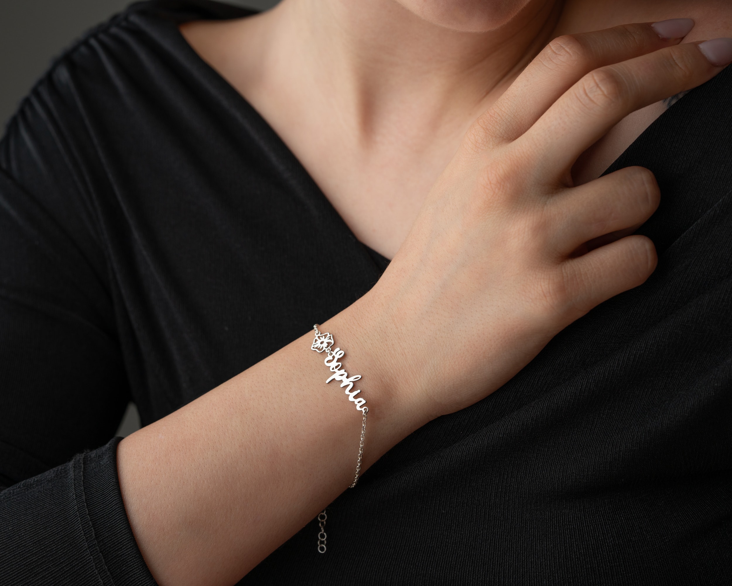 Doğum Çiçekli Doğum Taşlı İsim Bileklik – Kişiye Özel | Minimal ve Zarif