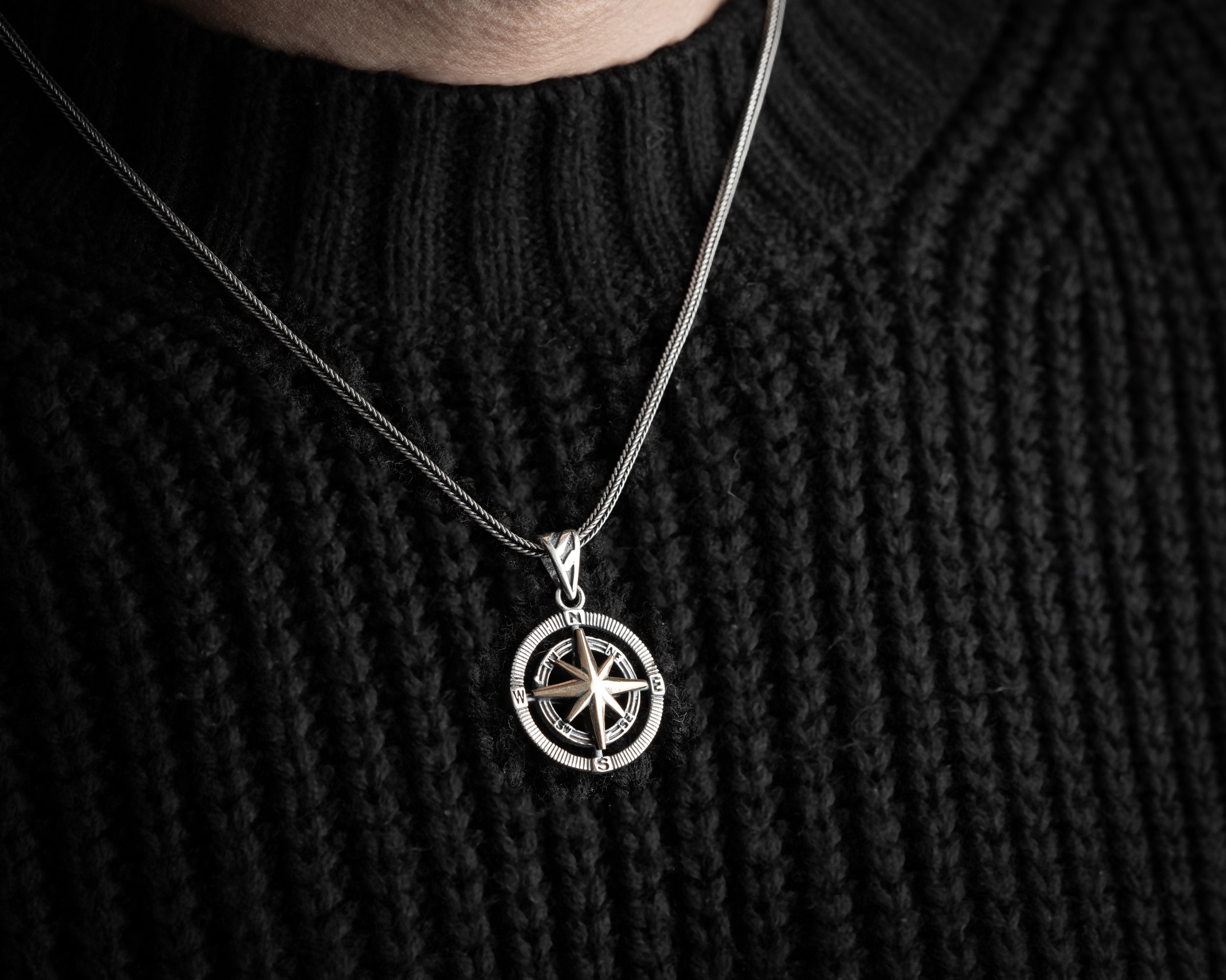 Çift Taraflı 3 Boyutlu Pusula Erkek Kolye | Tilki Kuyruğu Zincirli Küçük Boy Şık Tasarım