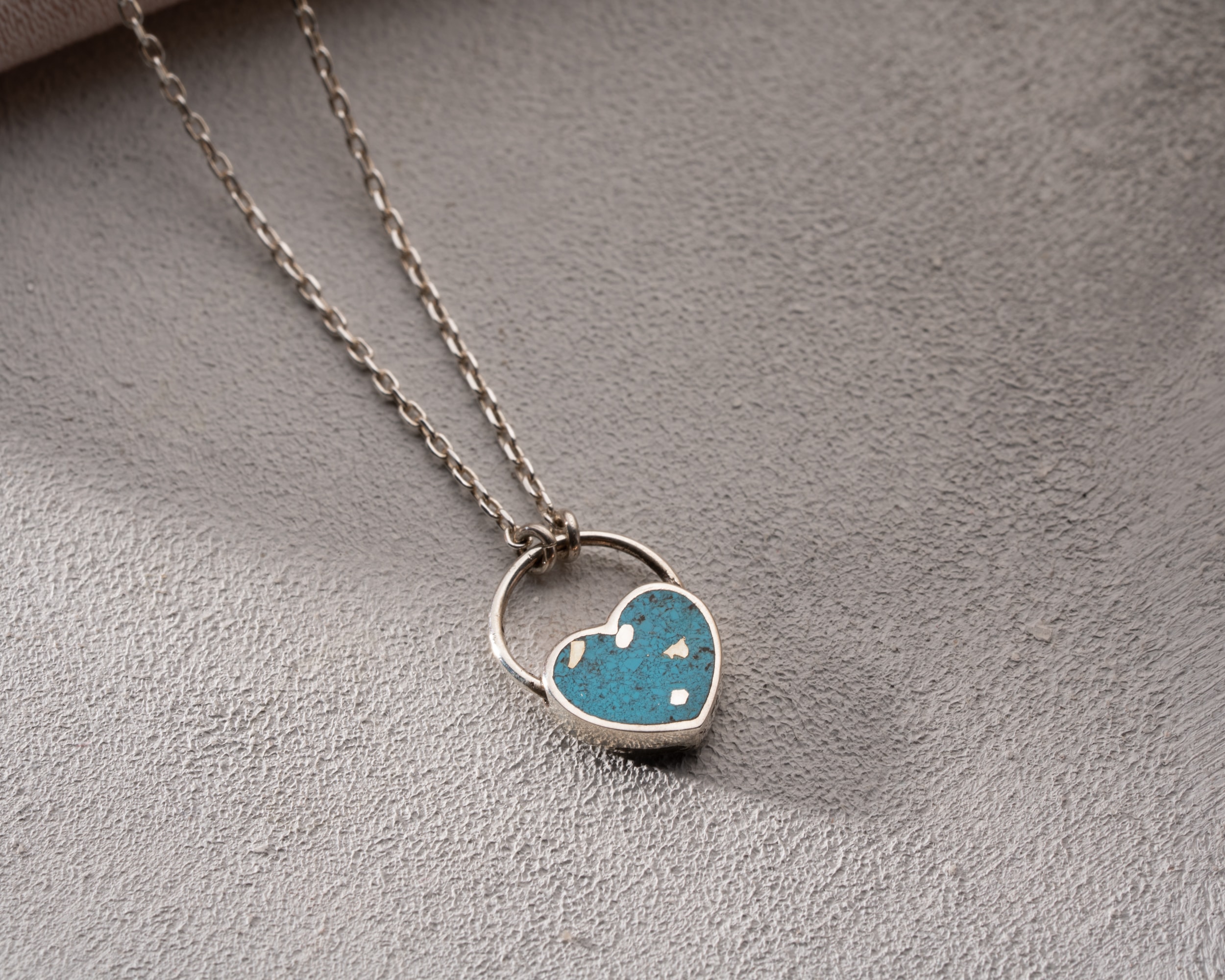 Mavi Mineli Kalp Kolye - Şık ve Zarif Kadın Kolyesi