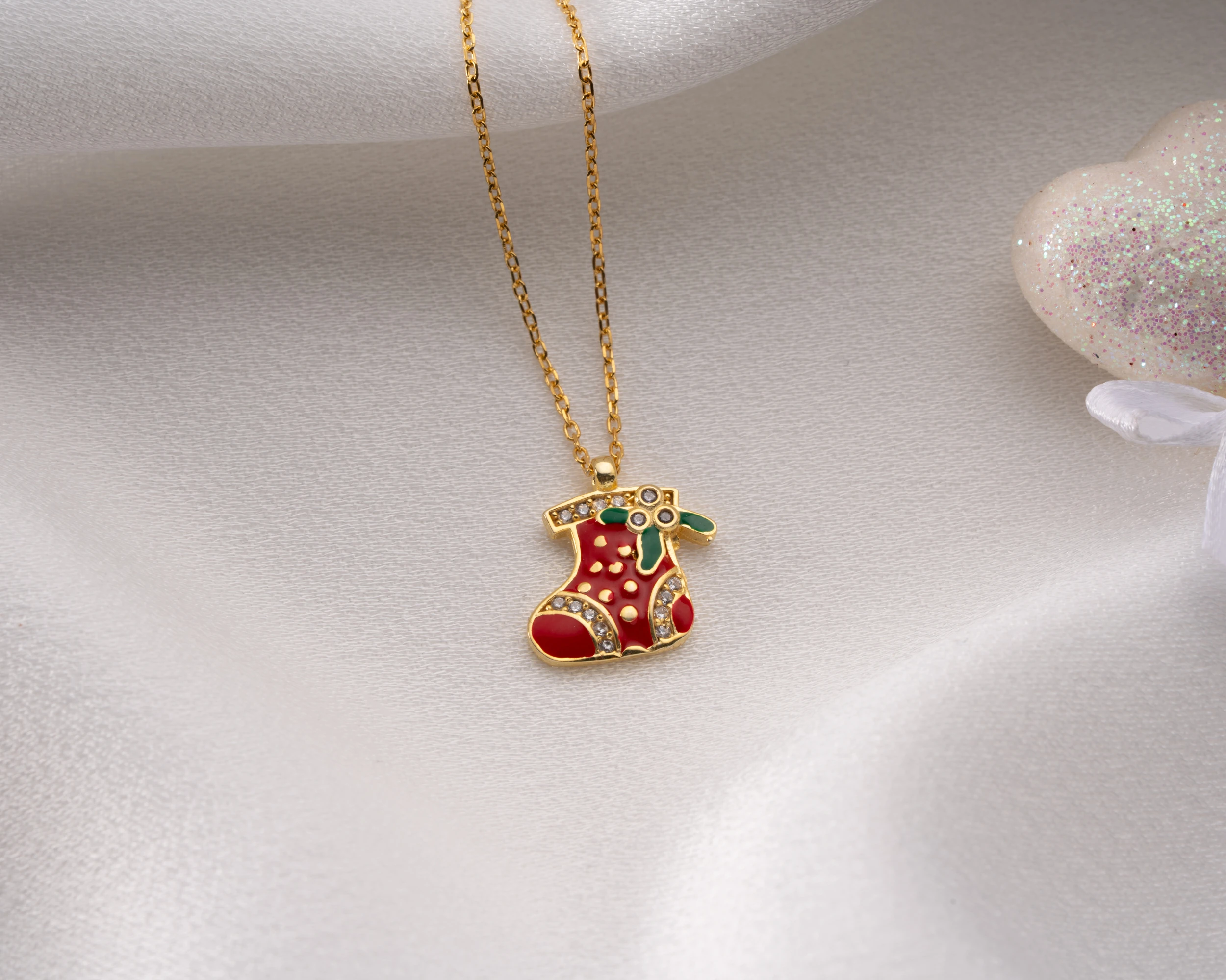 ✨ Mineli Yılbaşı Çorabı – Sevimli ve Parıltılı Yeni Yıl Detayı