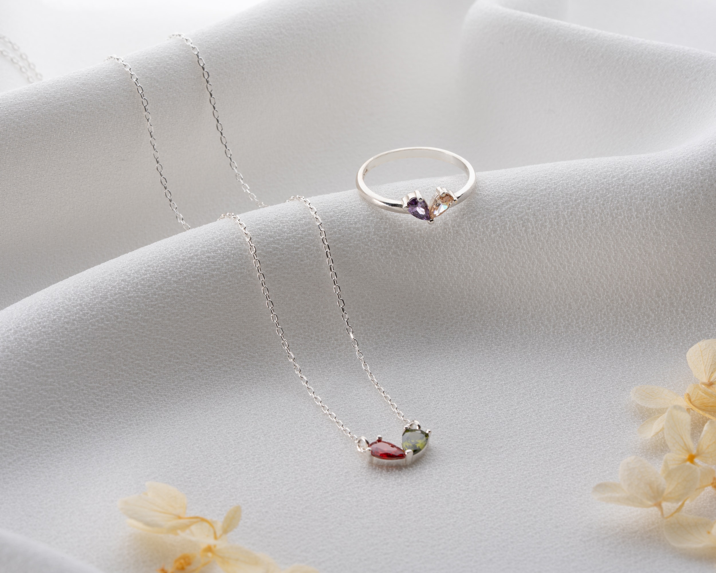 Kalp Şekilli Çift Doğum Taşlı Kolye – Yüzük Seti | Kişiye Özel Anlamlı Takı Seti