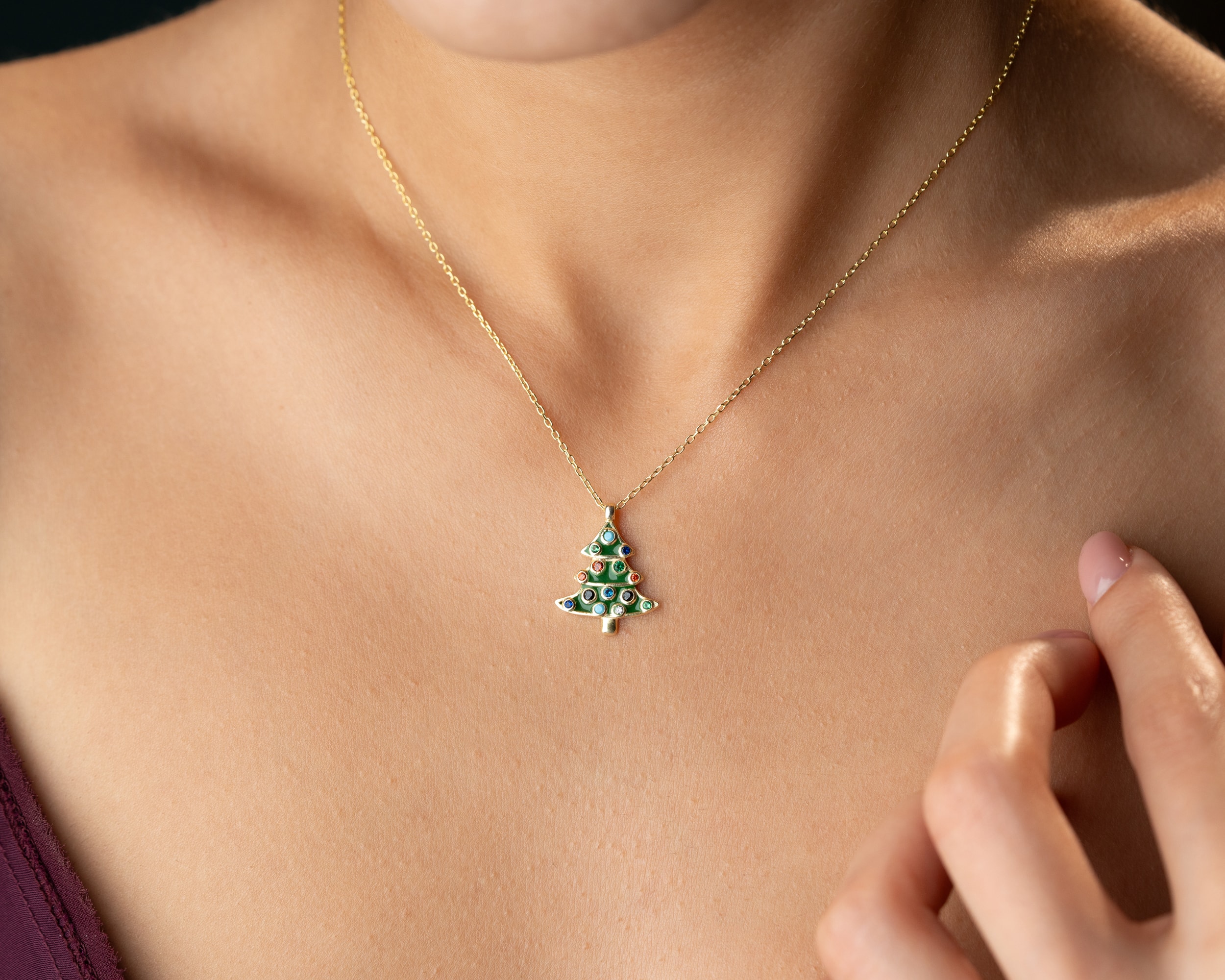 Mineli Çam Ağacı Kolye – 925 Ayar Gümüş, Zarif ve Renkli Tasarım