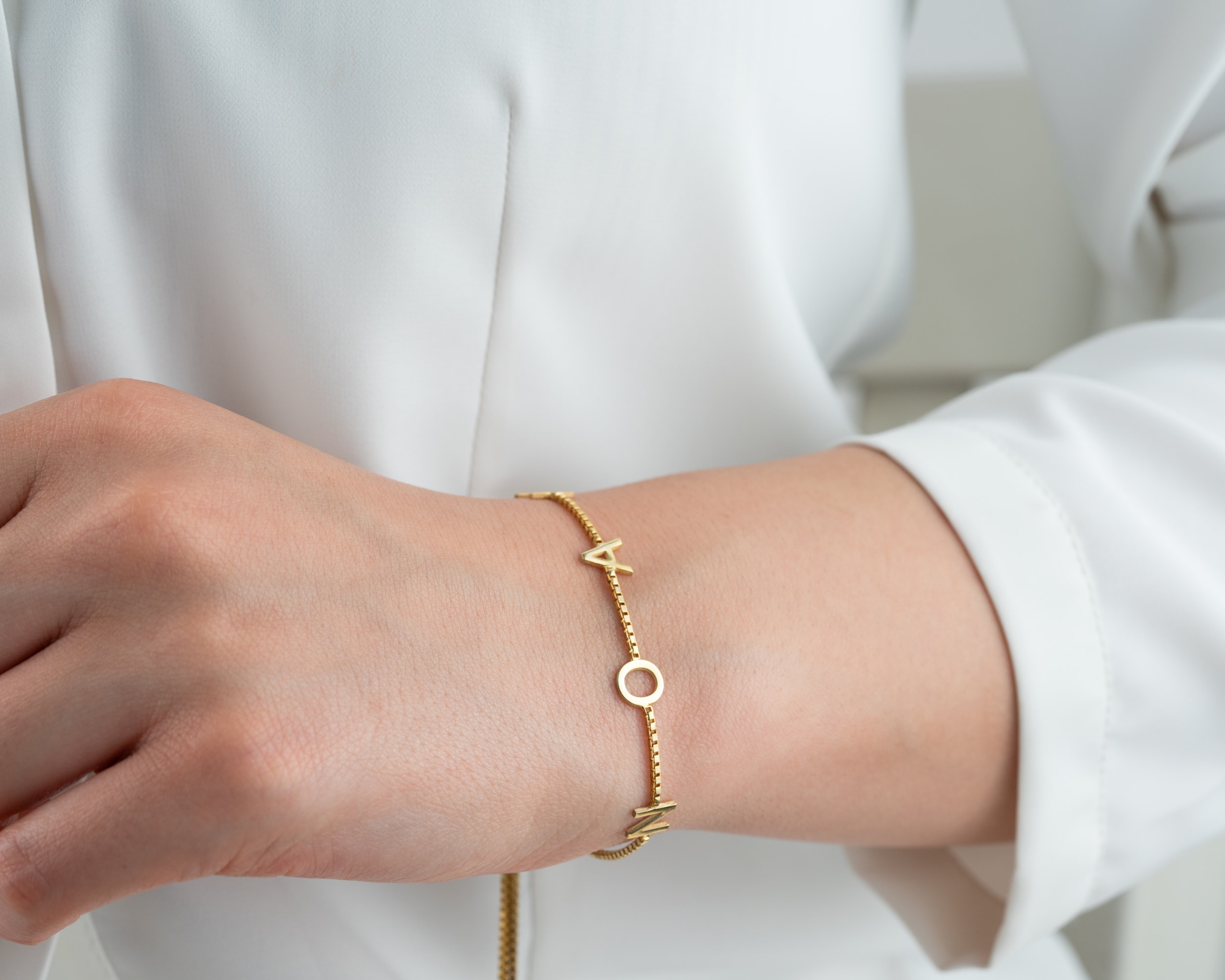 Asansörlü Kişisel Bileklik – Küp Zincirli, Ayarlanabilir ve Her Bileğe Uygun Şık Tasarım