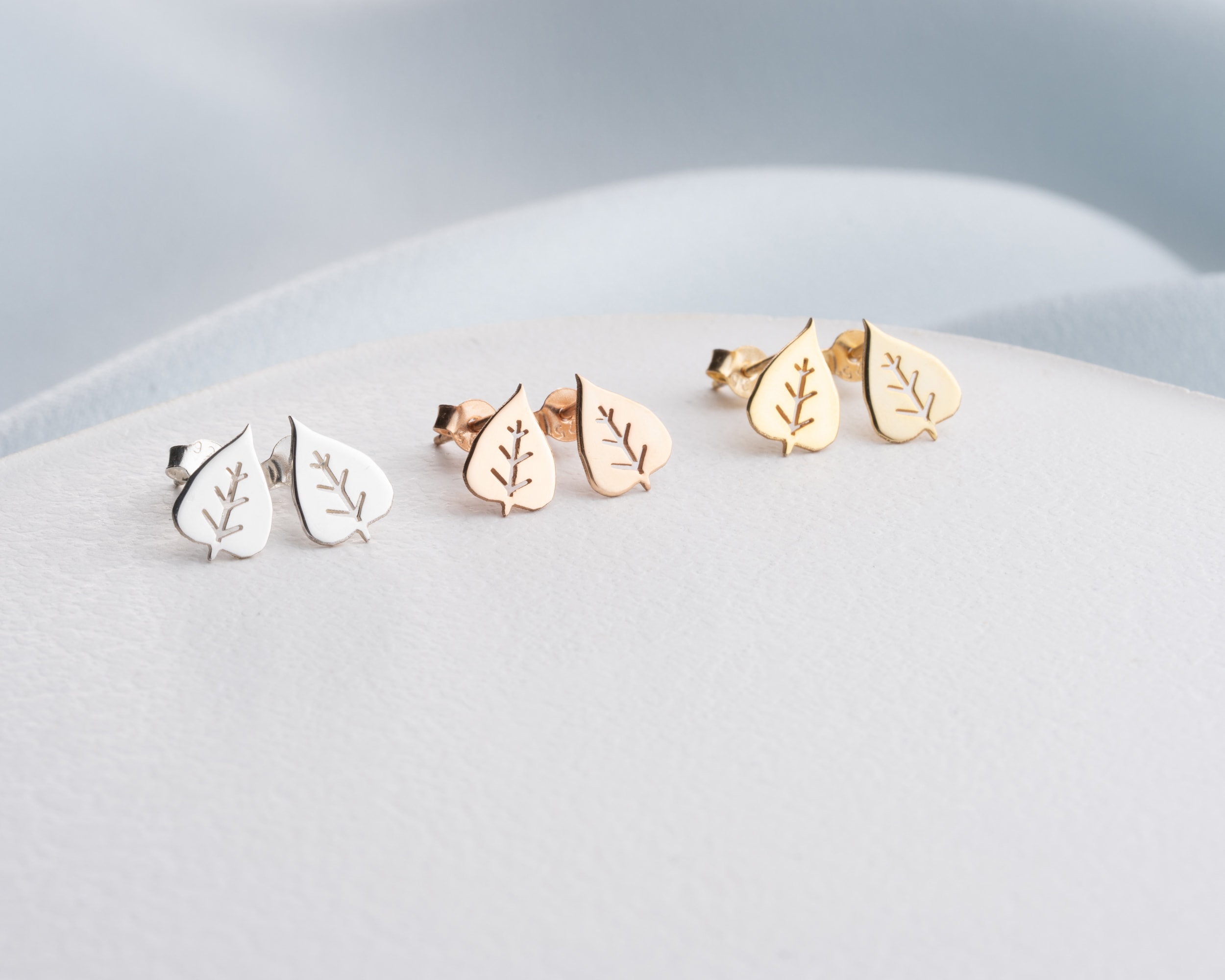 Çivili Yaprak Küpe – Doğadan İlham Alan Zarif Takı