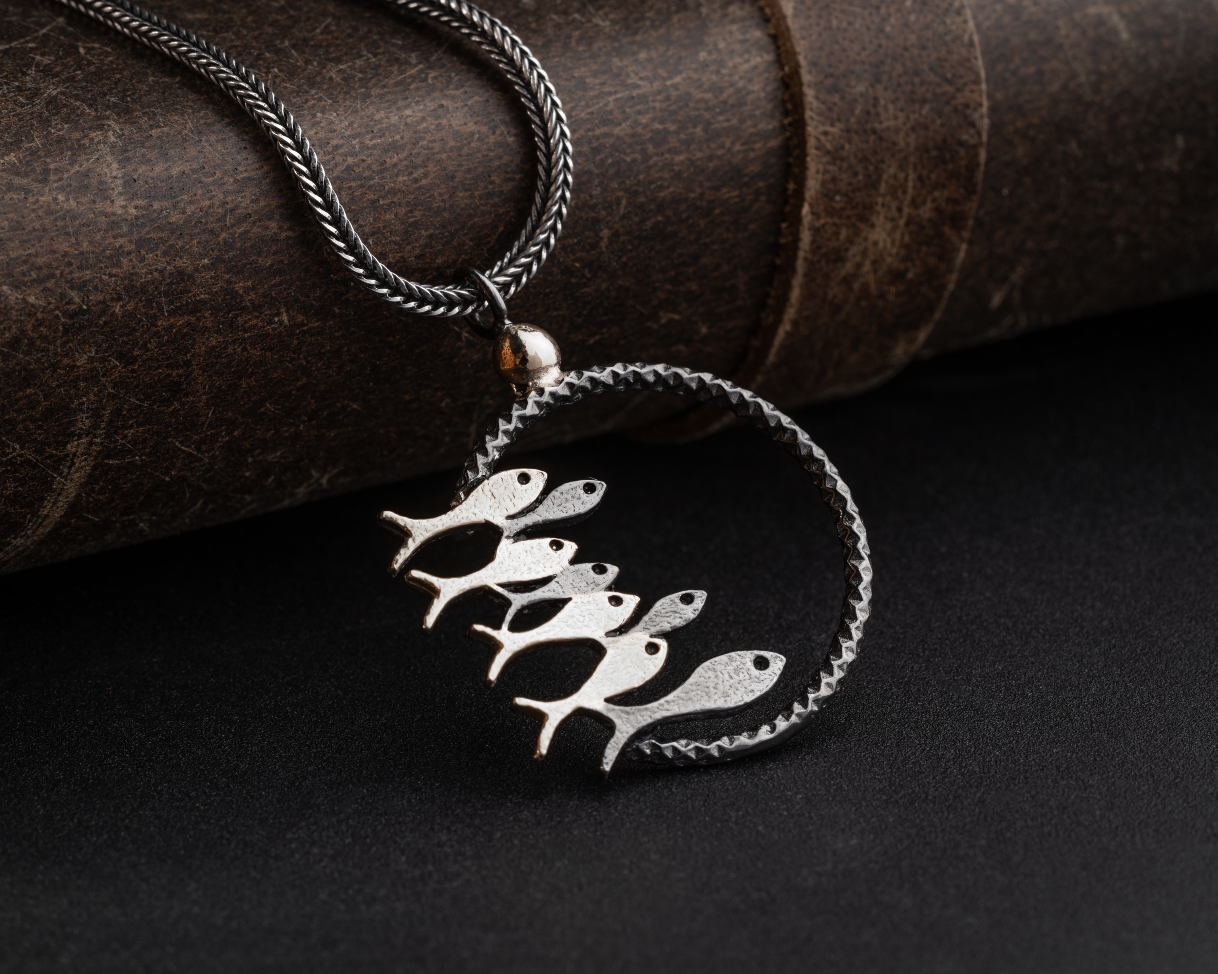 Balık Ailesi Erkek Kolye | Tilki Kuyruğu Zincirli Anlamlı ve Şık Tasarım