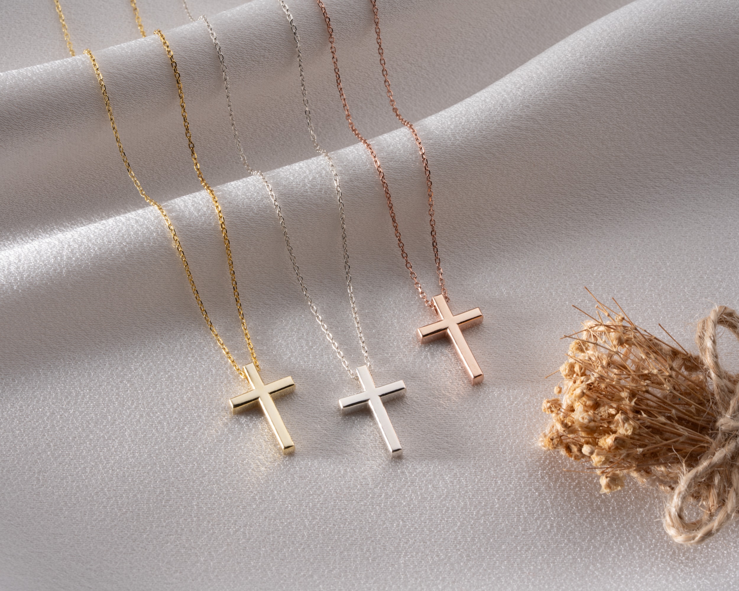 3 Boyutlu Haç Kolye – 925 Ayar Gümüş Erkek Kolye, Modern ve Anlamlı Tasarım