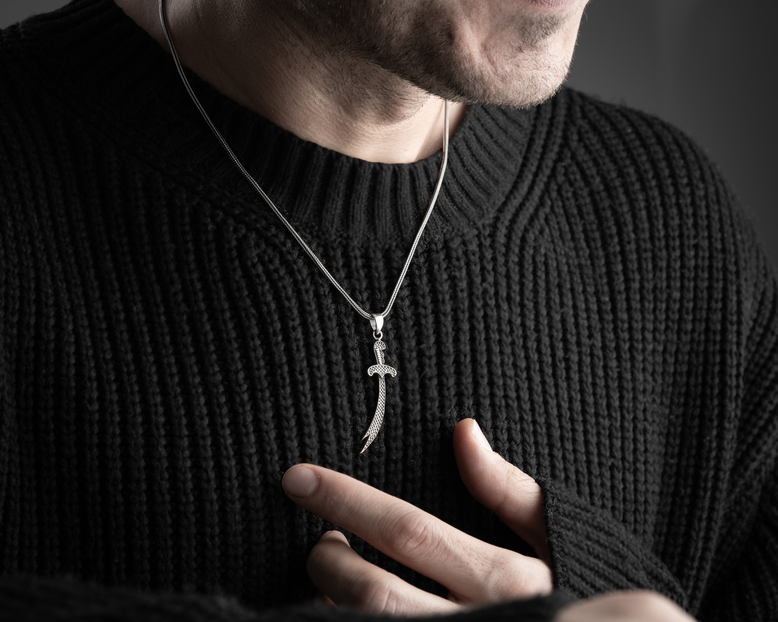 İşlemeli Zülfikar Erkek Kolye | Tilki Kuyruğu Zincirli Güç ve Kararlılık Tasarımı