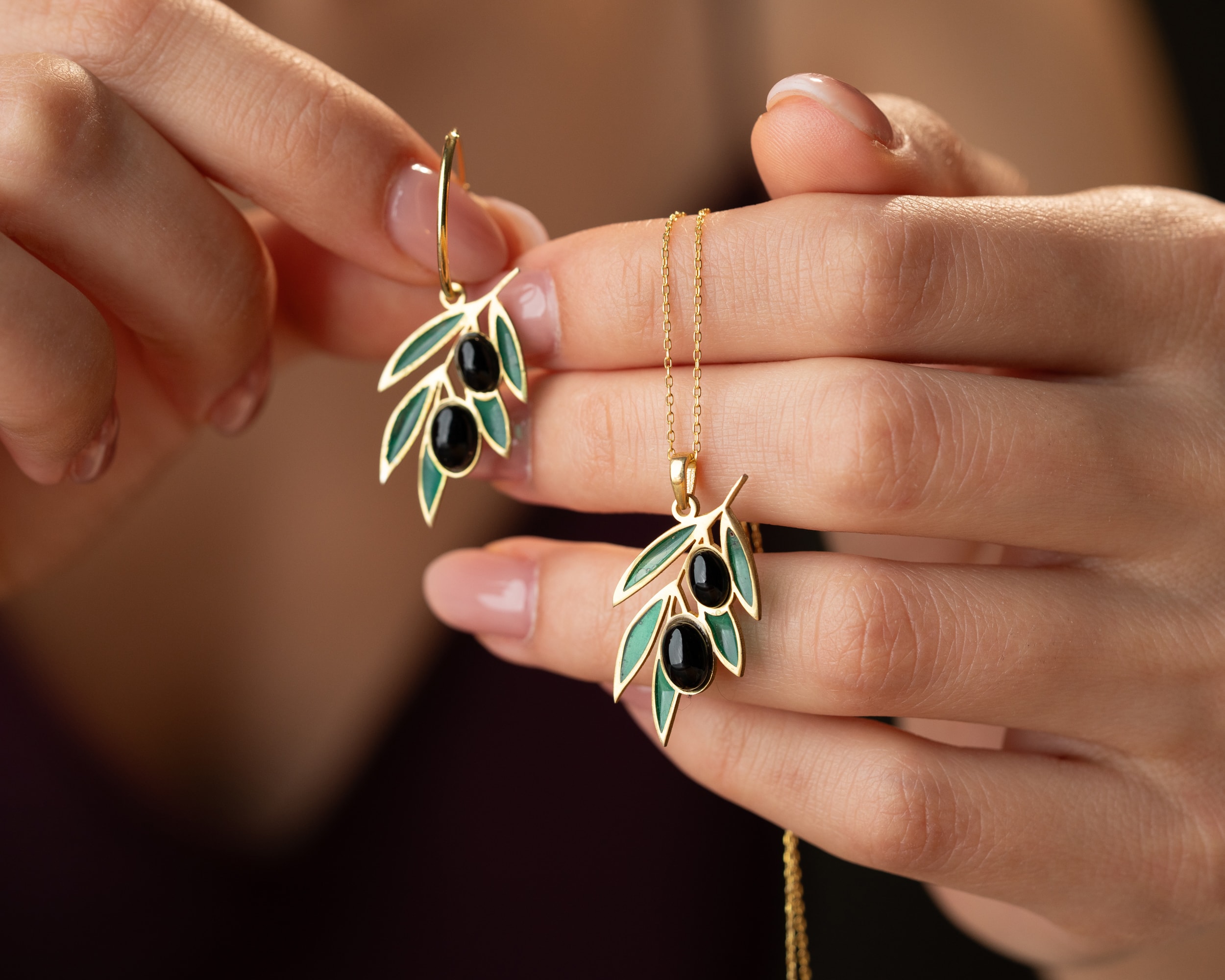 Zeytin Dalı Renkli Mineli Çift Oniks Taşlı Kolye ve Küpe – 925 Ayar Gümüş Set